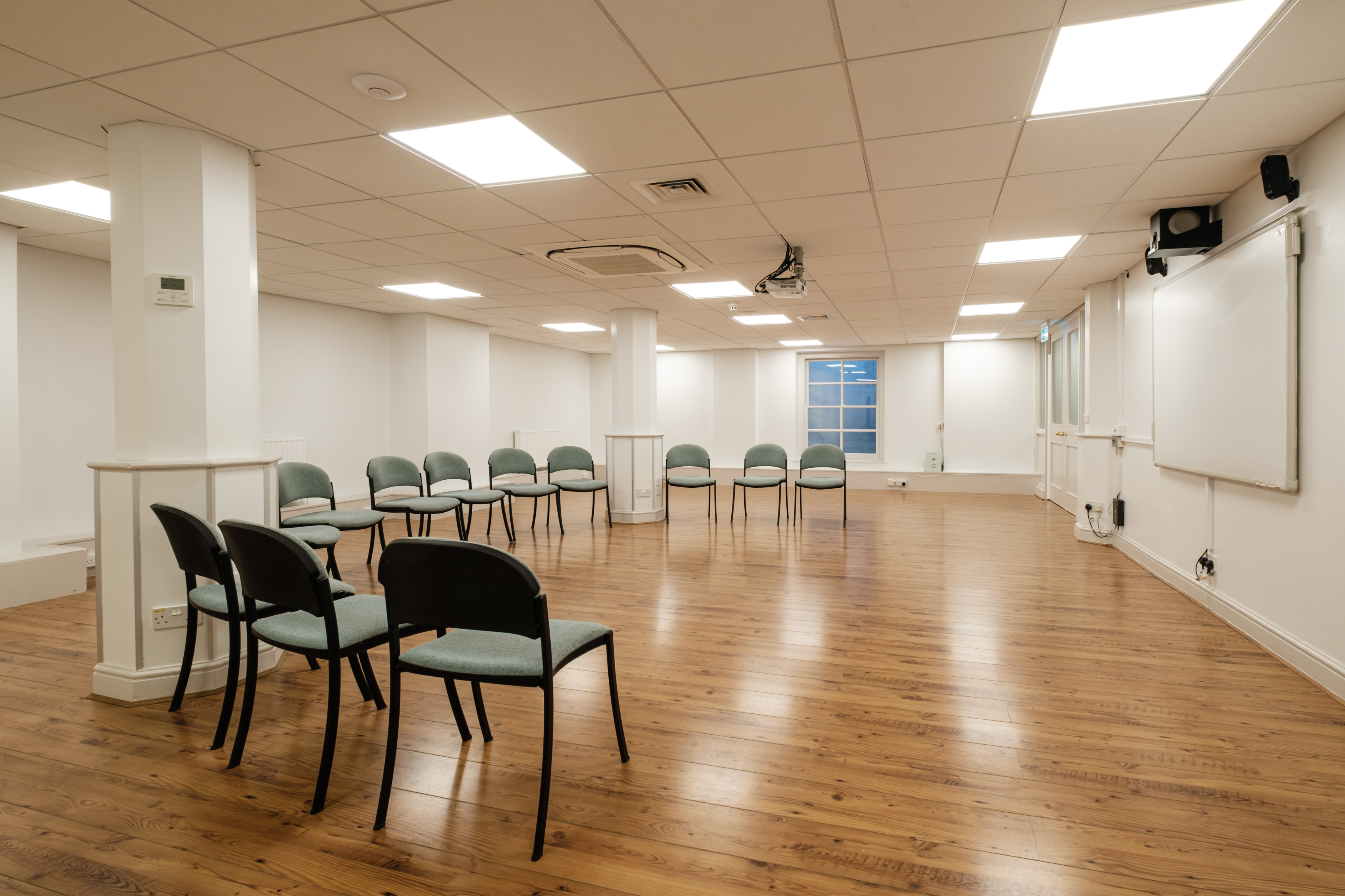 Susanna Barford Room in Southwark Cathedral, bright meeting space for workshops and gatherings.