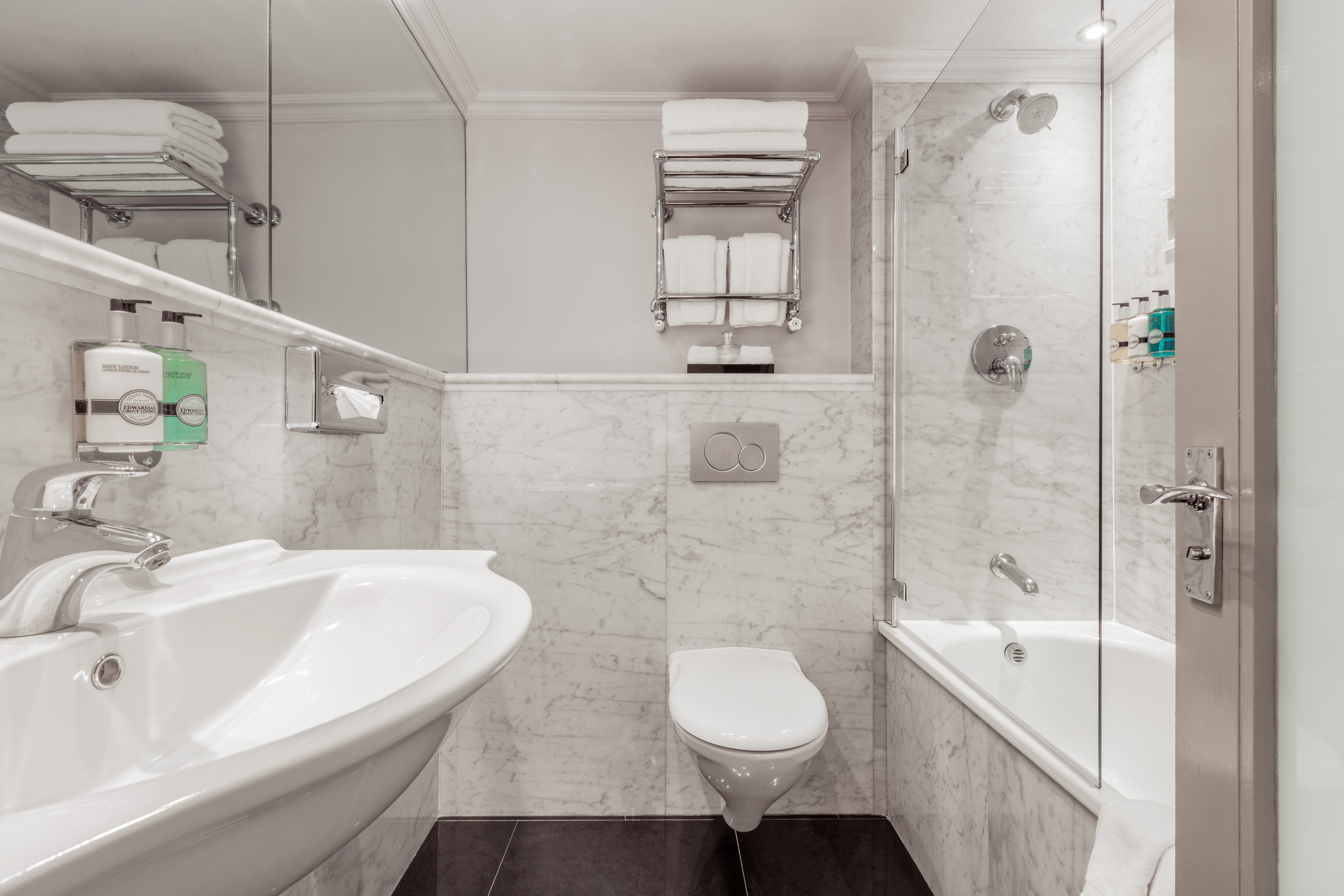 Green Room - mg5wy4m3ii3.jpg