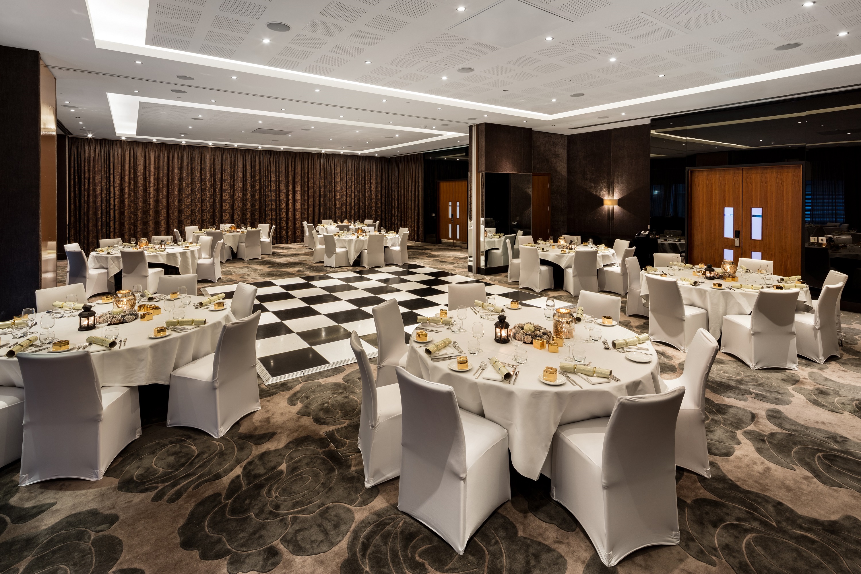 Ontario Room - qtanref1gim.jpg