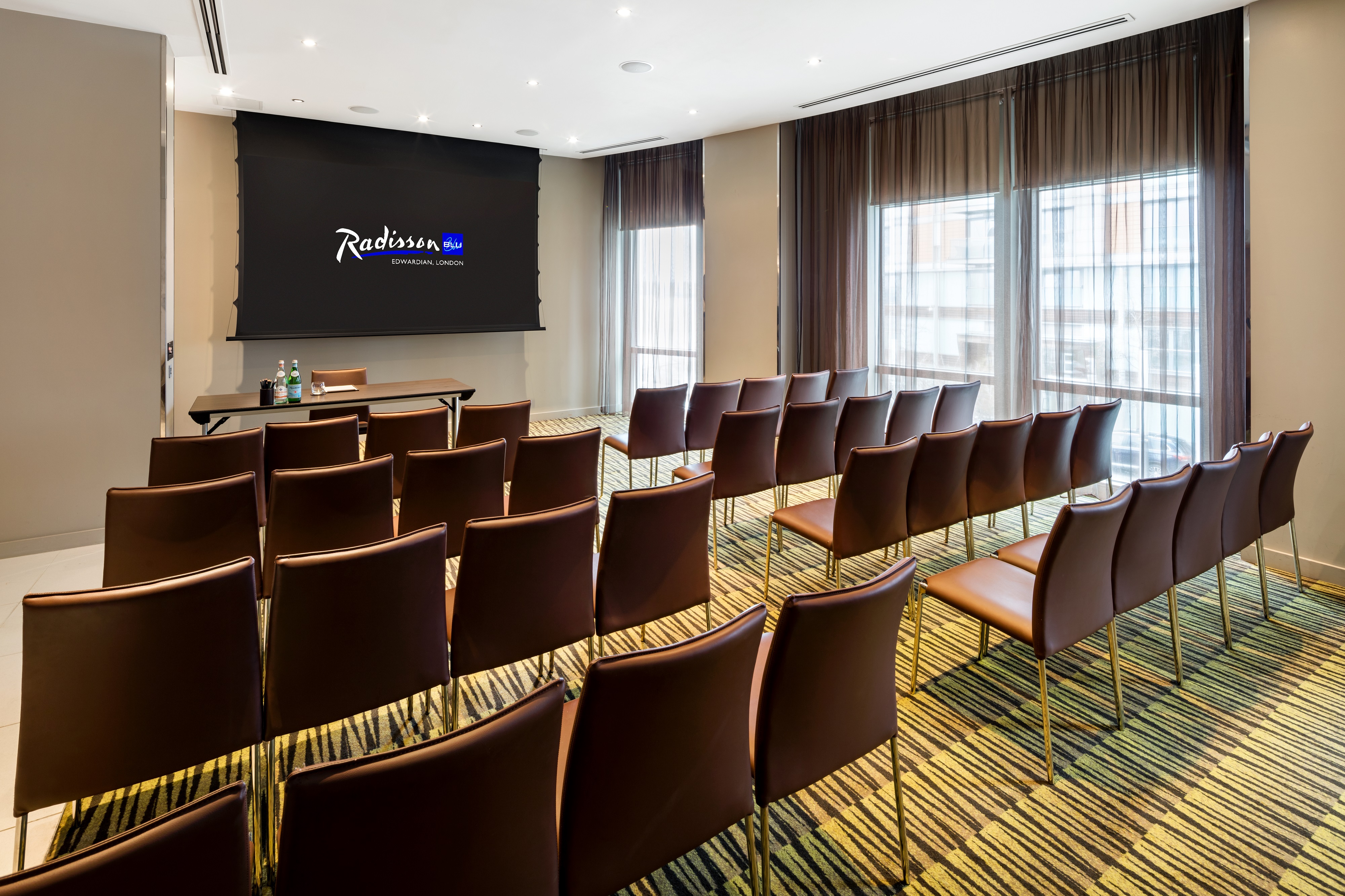 Private Room 1 - g54nfldjojg.jpg