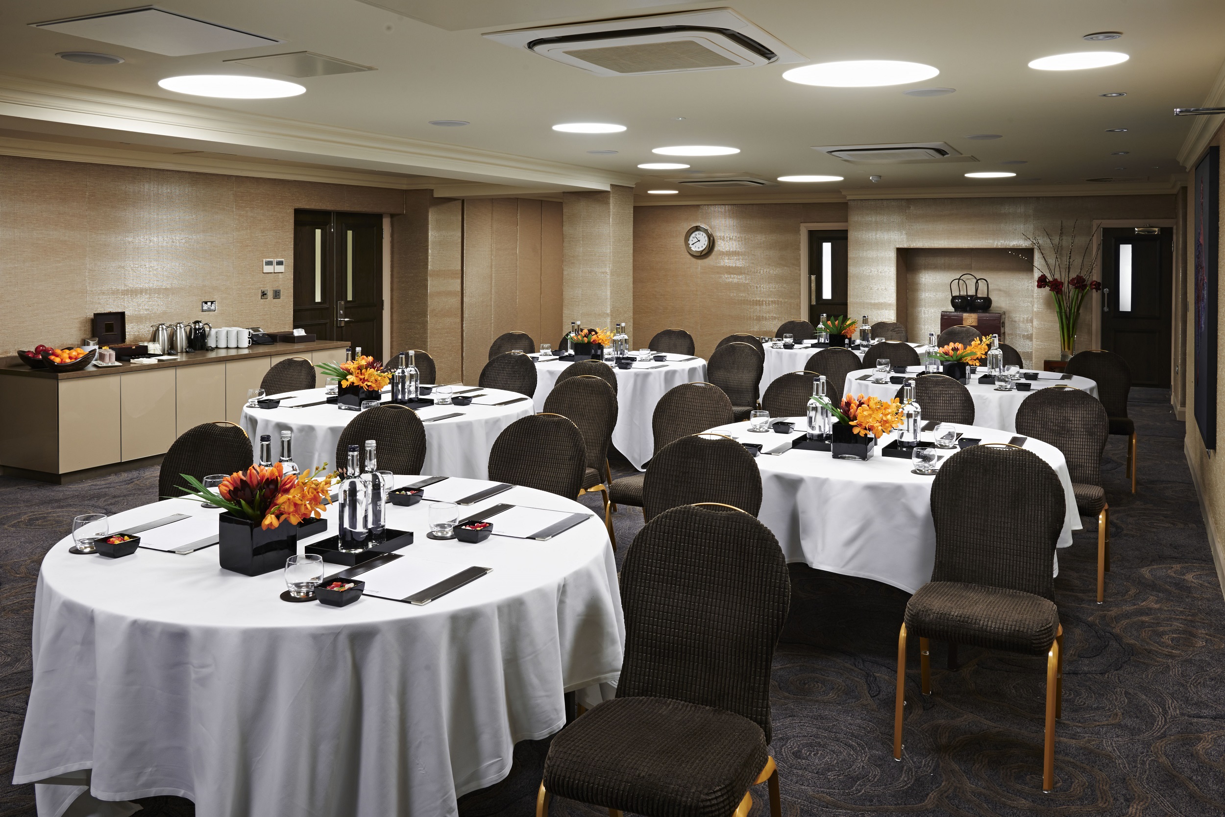 Victoria & Albert Suite - 31dhupocf0z.jpg