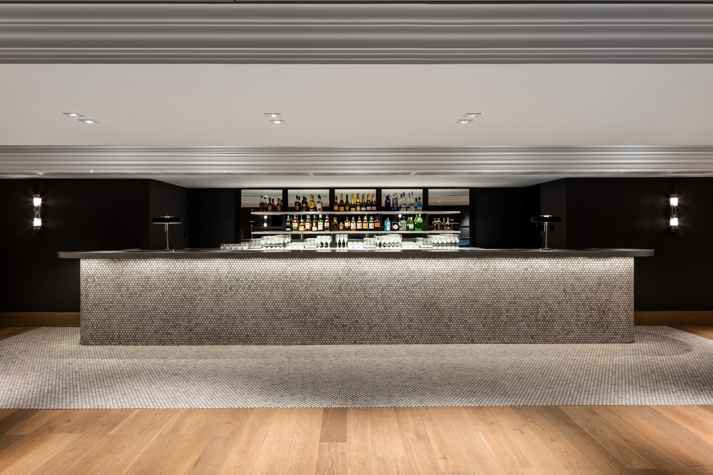 Halle Suite  - 4wc4n3exyyo.jpg