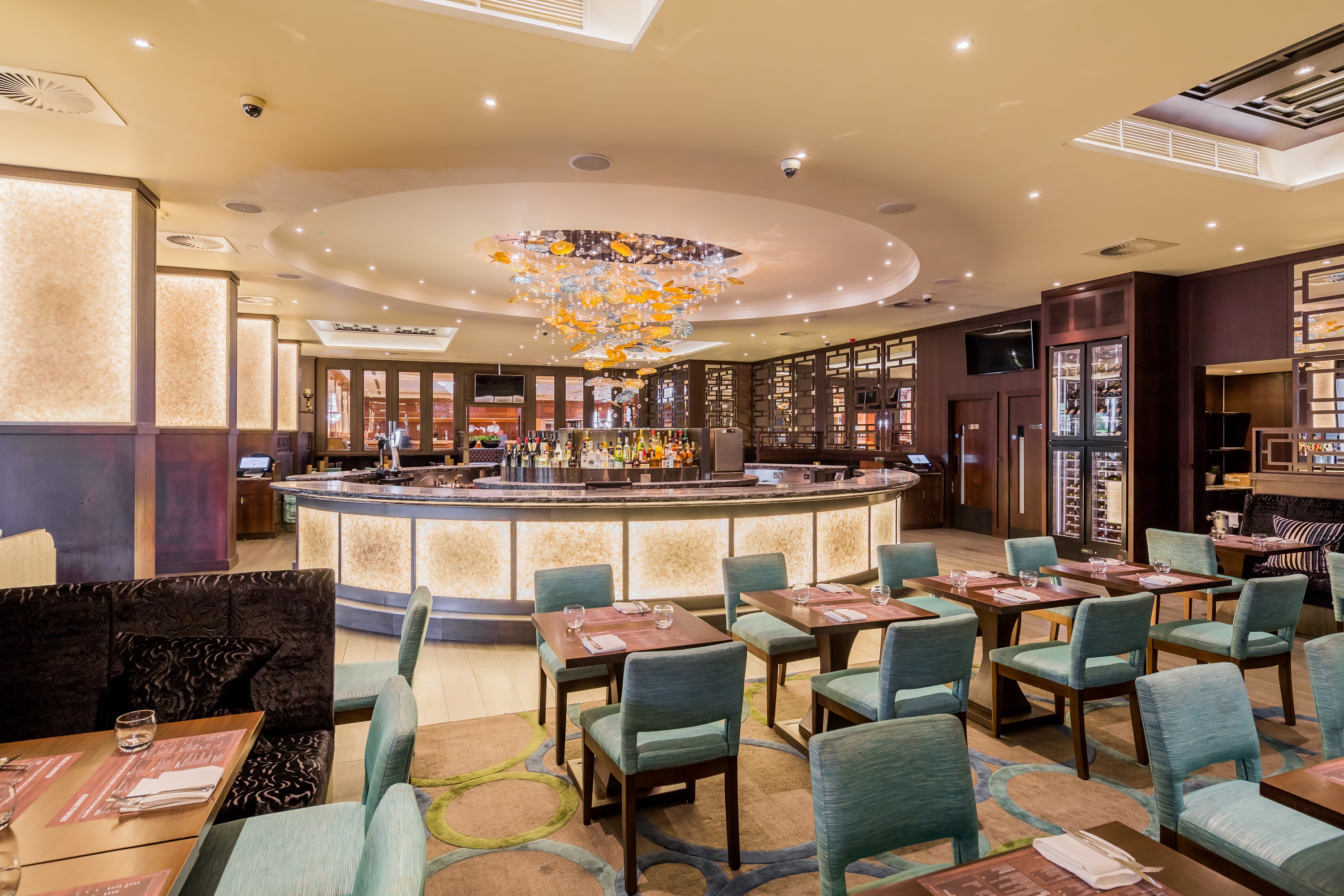 Private Room 17 at Radisson Blu Heathrow: elegant restaurant for meetings and events.