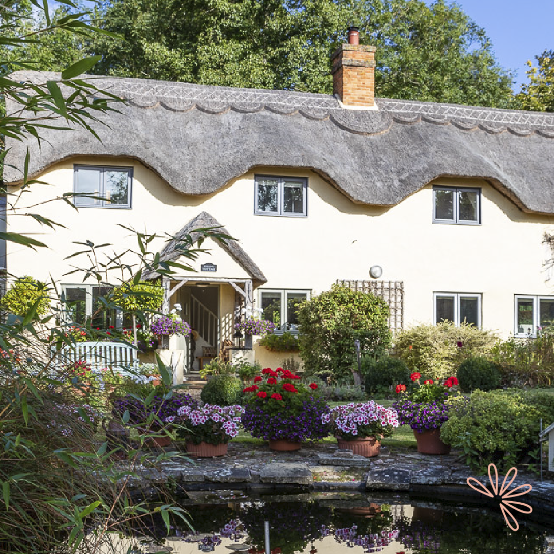 Charming thatched-roof Spring Cottage venue for weddings and outdoor events.