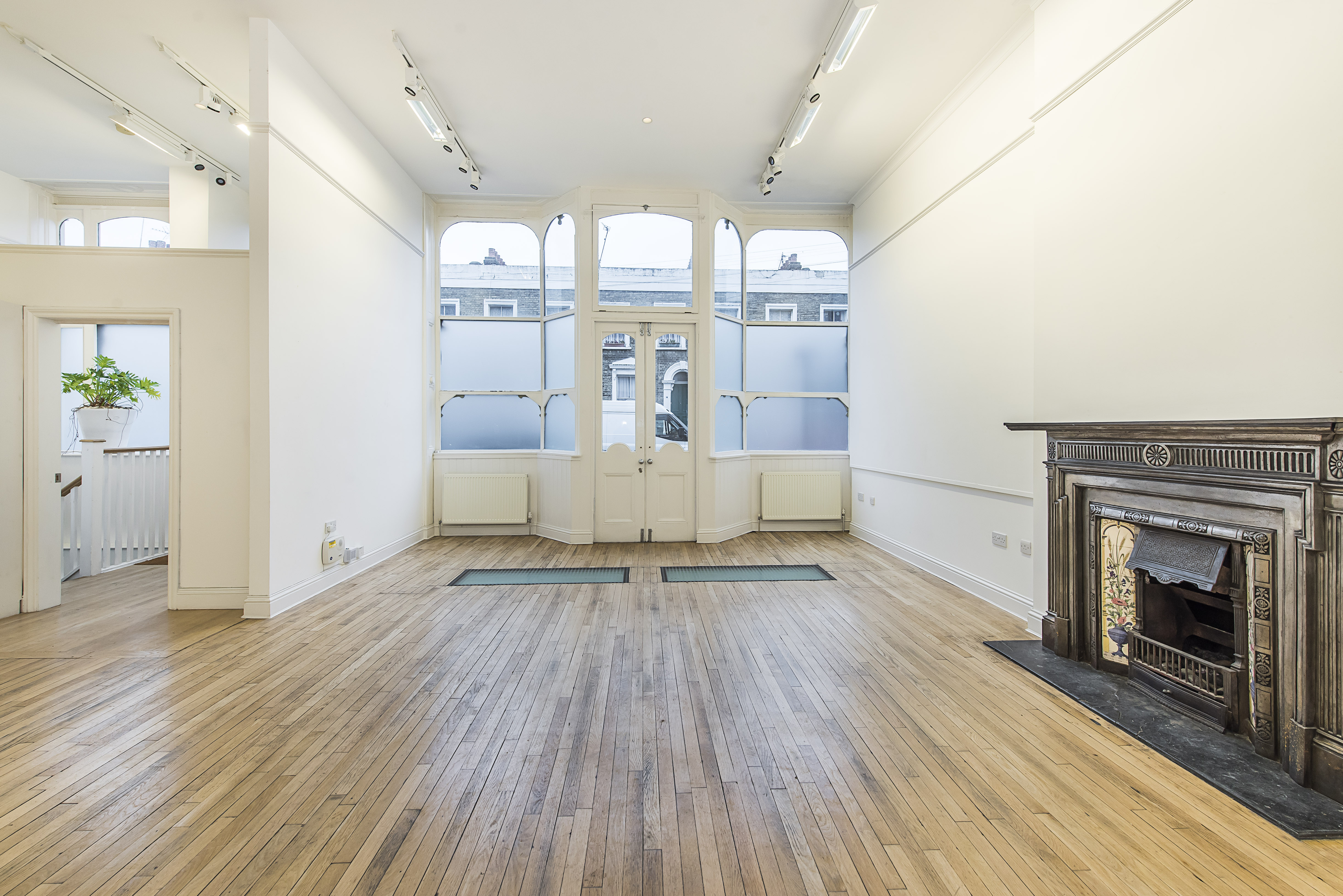 Gallery - ltviplxew44.jpg