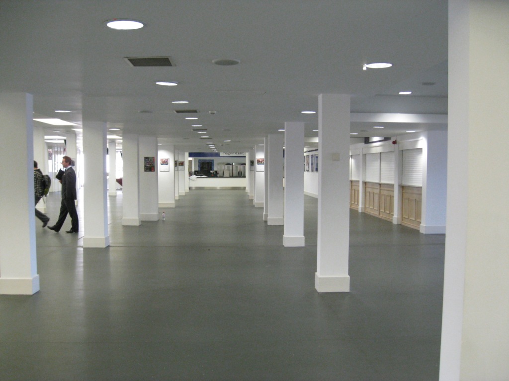 Exhibition Hall - pixjxyem14s.jpg