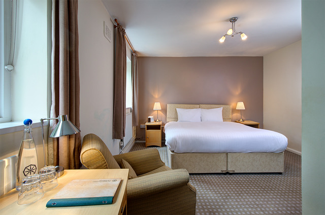 Queen Elizabeth Conference room, modern design for business events and meetings.