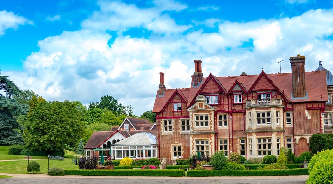 Charles Suite at Pendley Manor: elegant venue for corporate events and weddings.