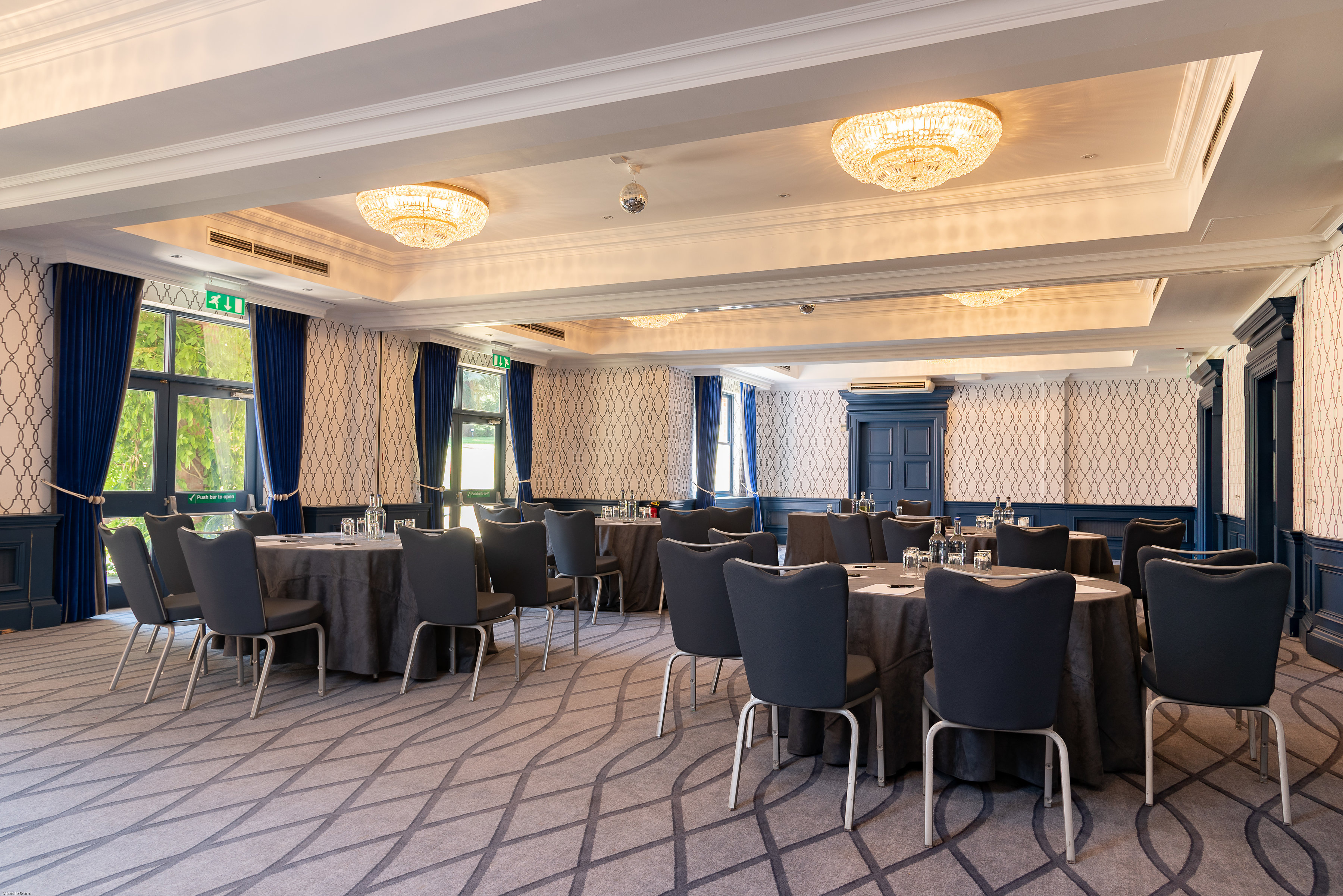 Simon Suite - t3mpj5hrnzj.jpg