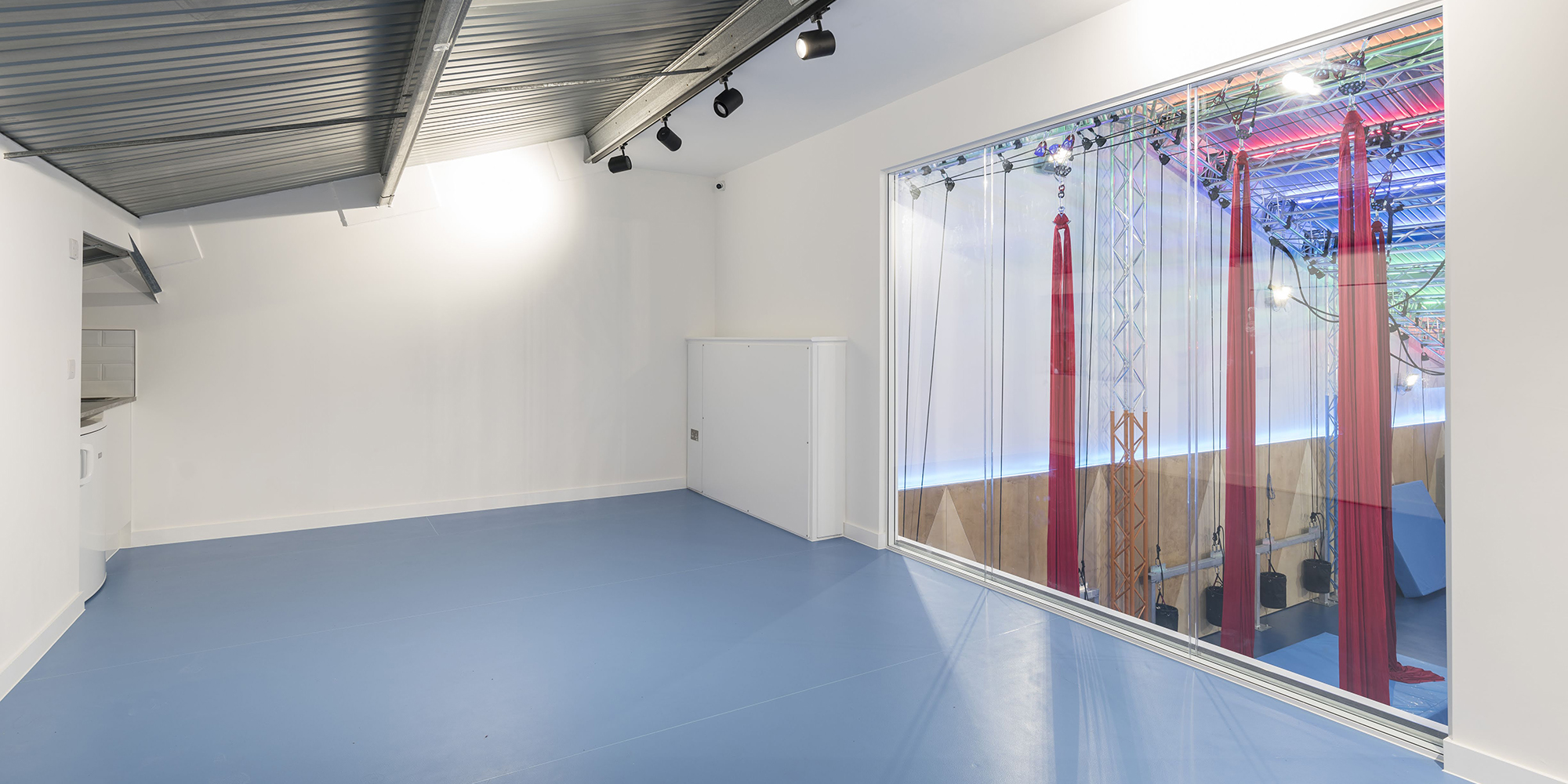Versatile event space in Peckham with large window, ideal for workshops and meetings.