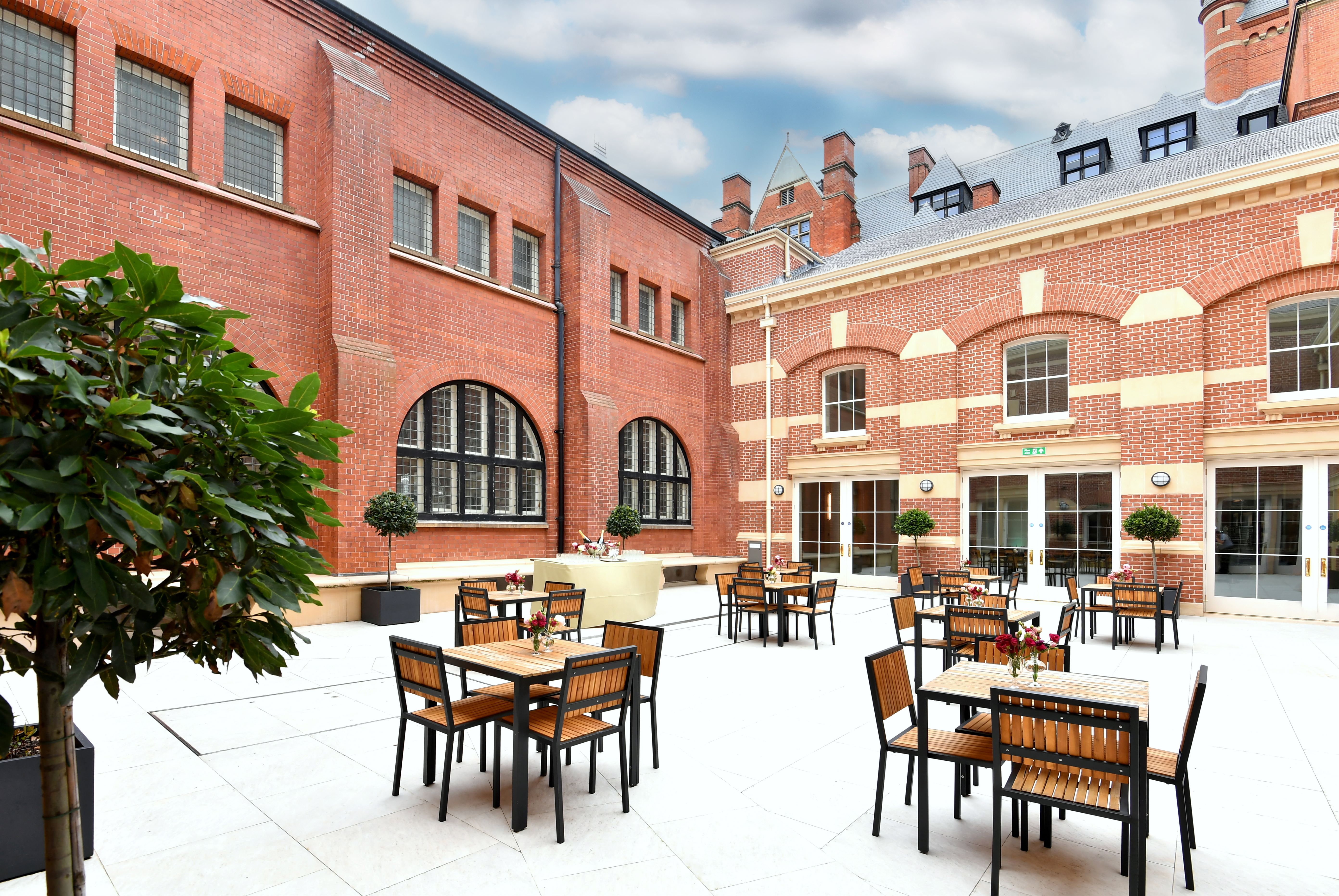 The 1851 Courtyard & The Carolean - 0wktfyzio43.jpeg