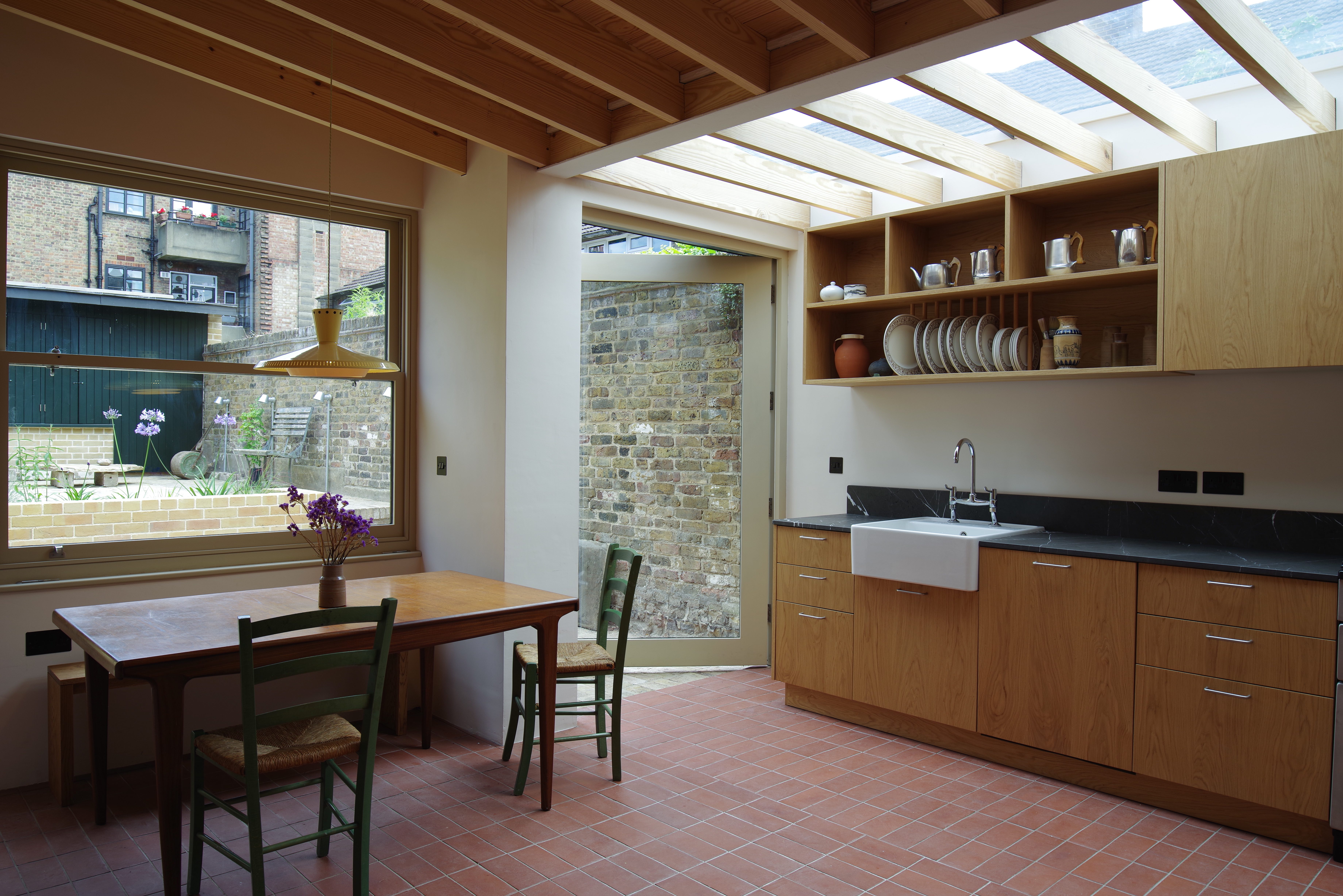 Modern kitchen in Van Gogh House, perfect for gatherings and culinary workshops.