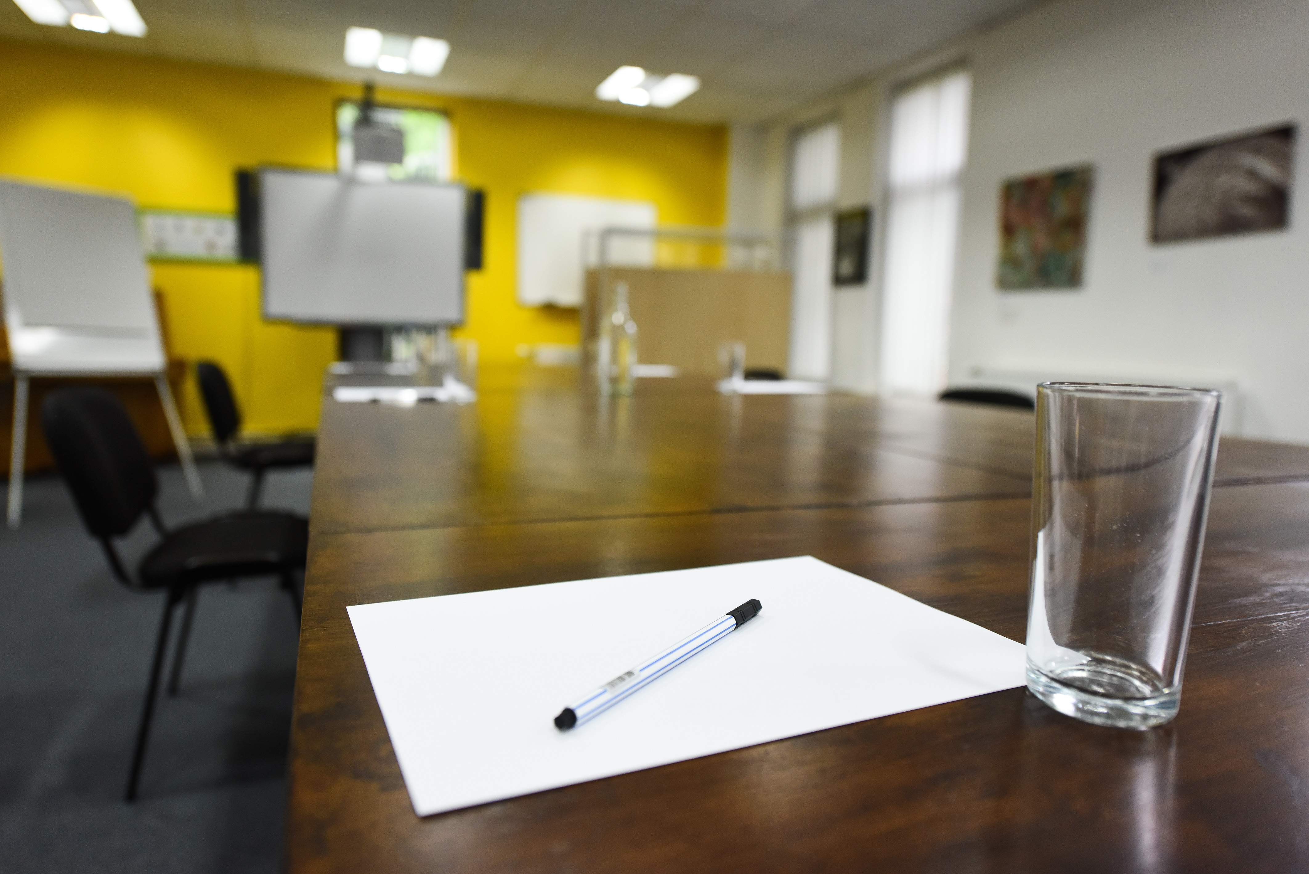 The Meeting Room - 0osbhul5au0.jpg