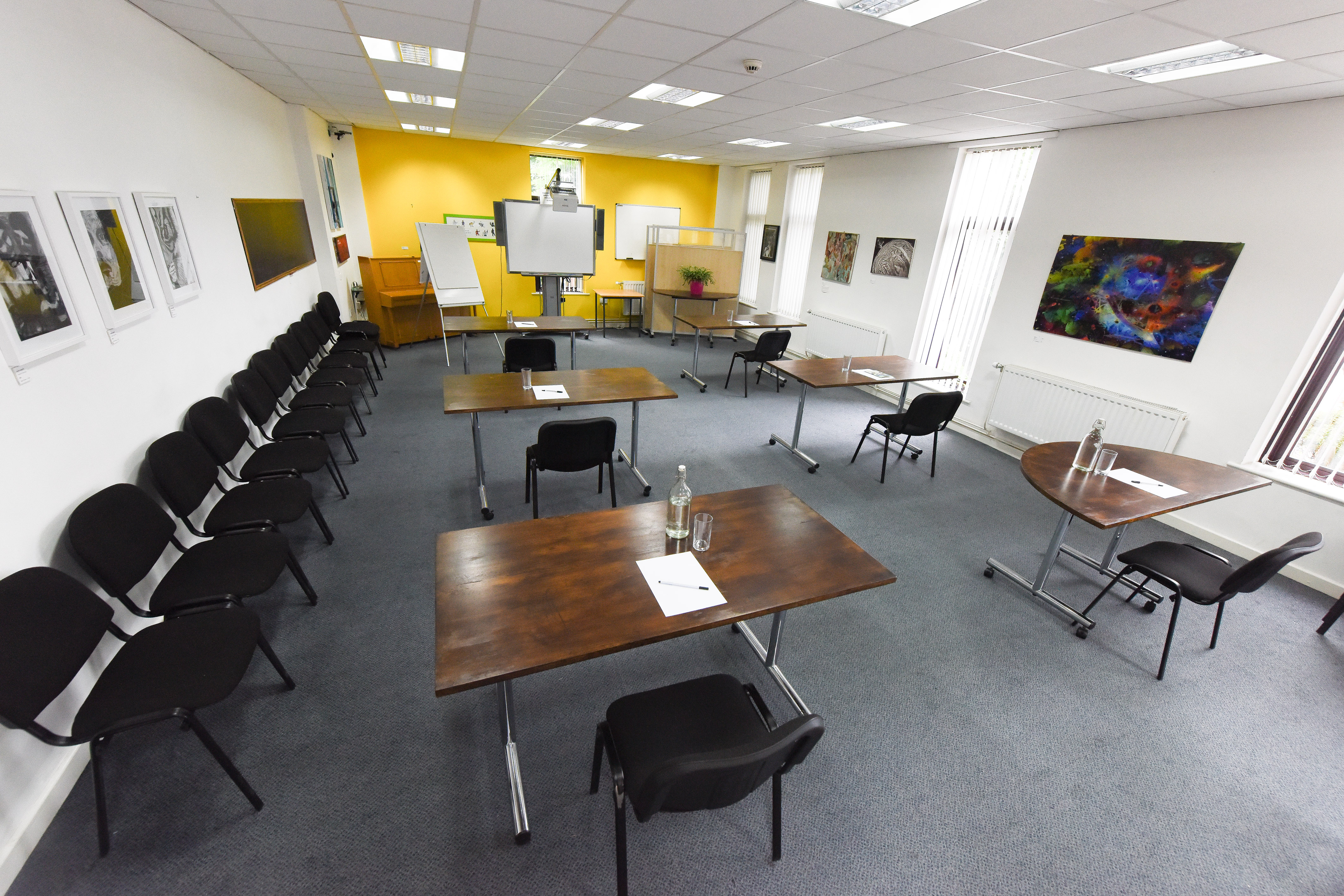 The Meeting Room - oucke1us4cl.jpg