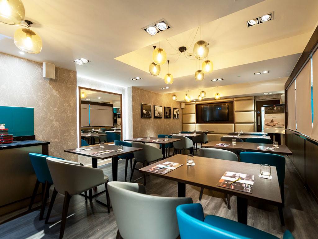 Modern restaurant space in Mercure London Hyde Park for corporate events and private functions.