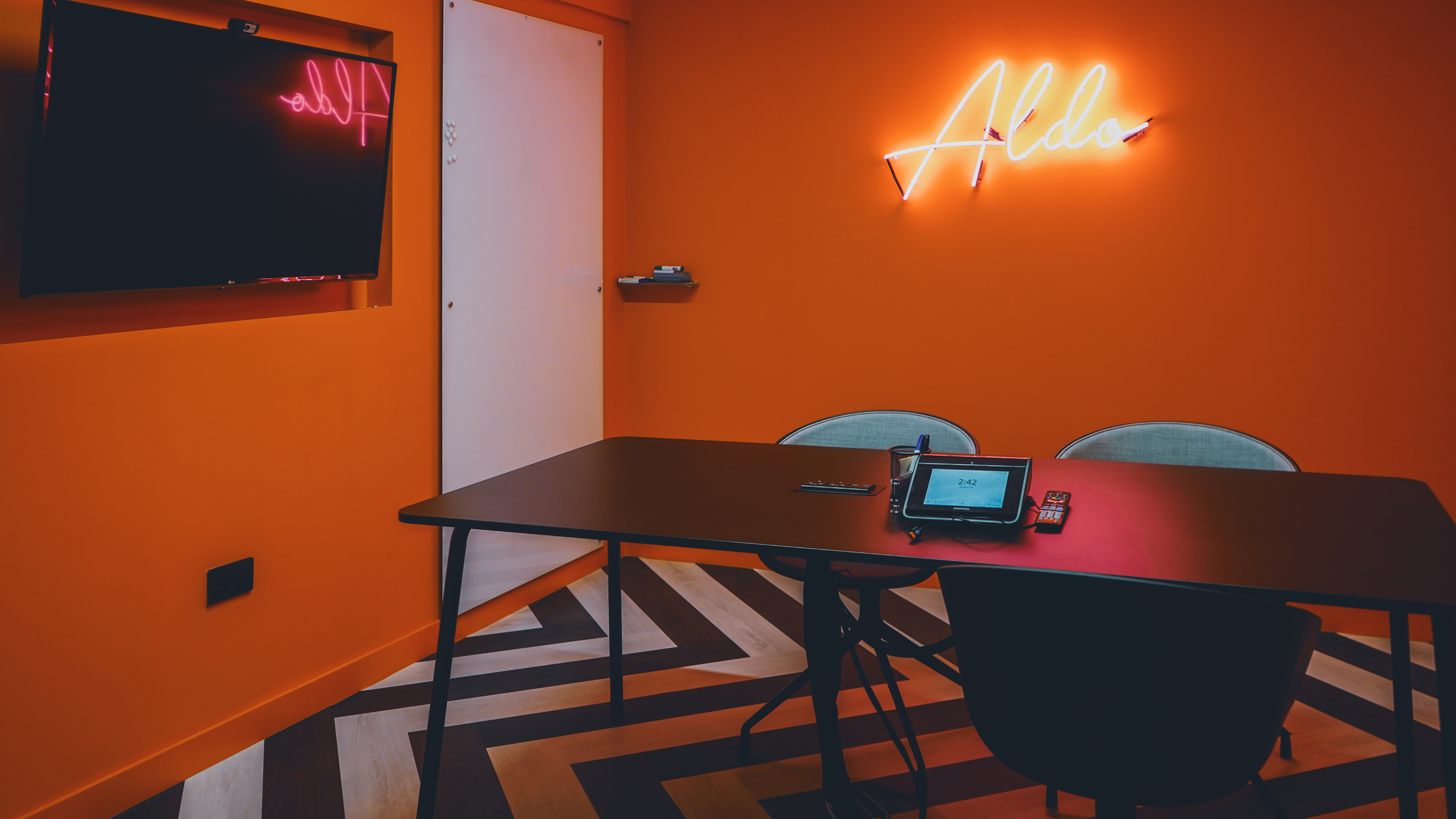 Aldo - z3l3wr34k2c.jpg