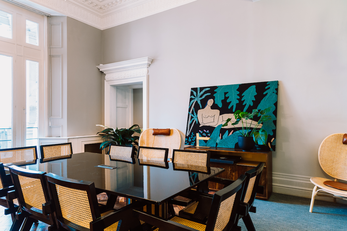 Roundtable Room - gt0w0fv2stq.png