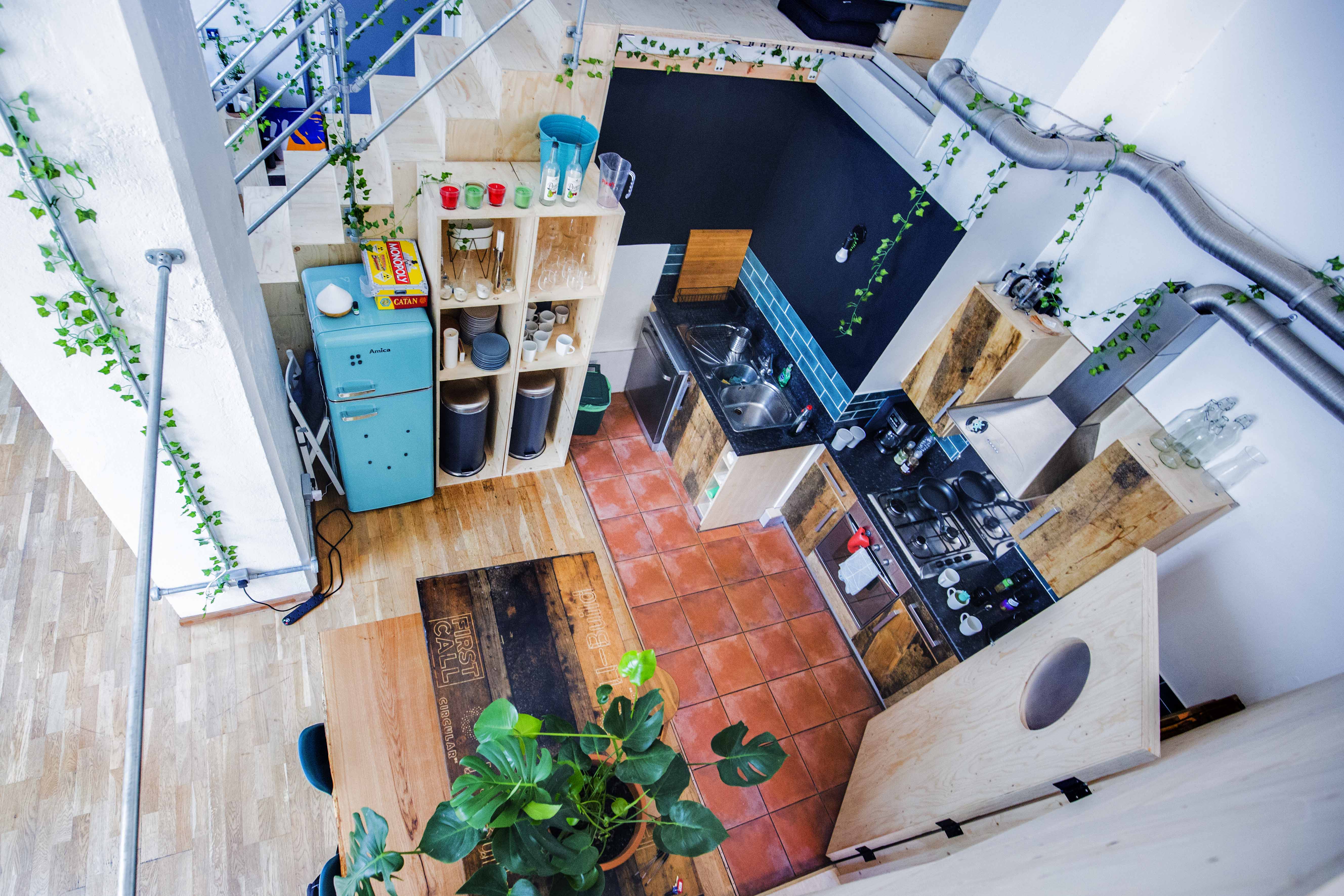 Kingsland Road - b2rfyhqz4x3.jpg