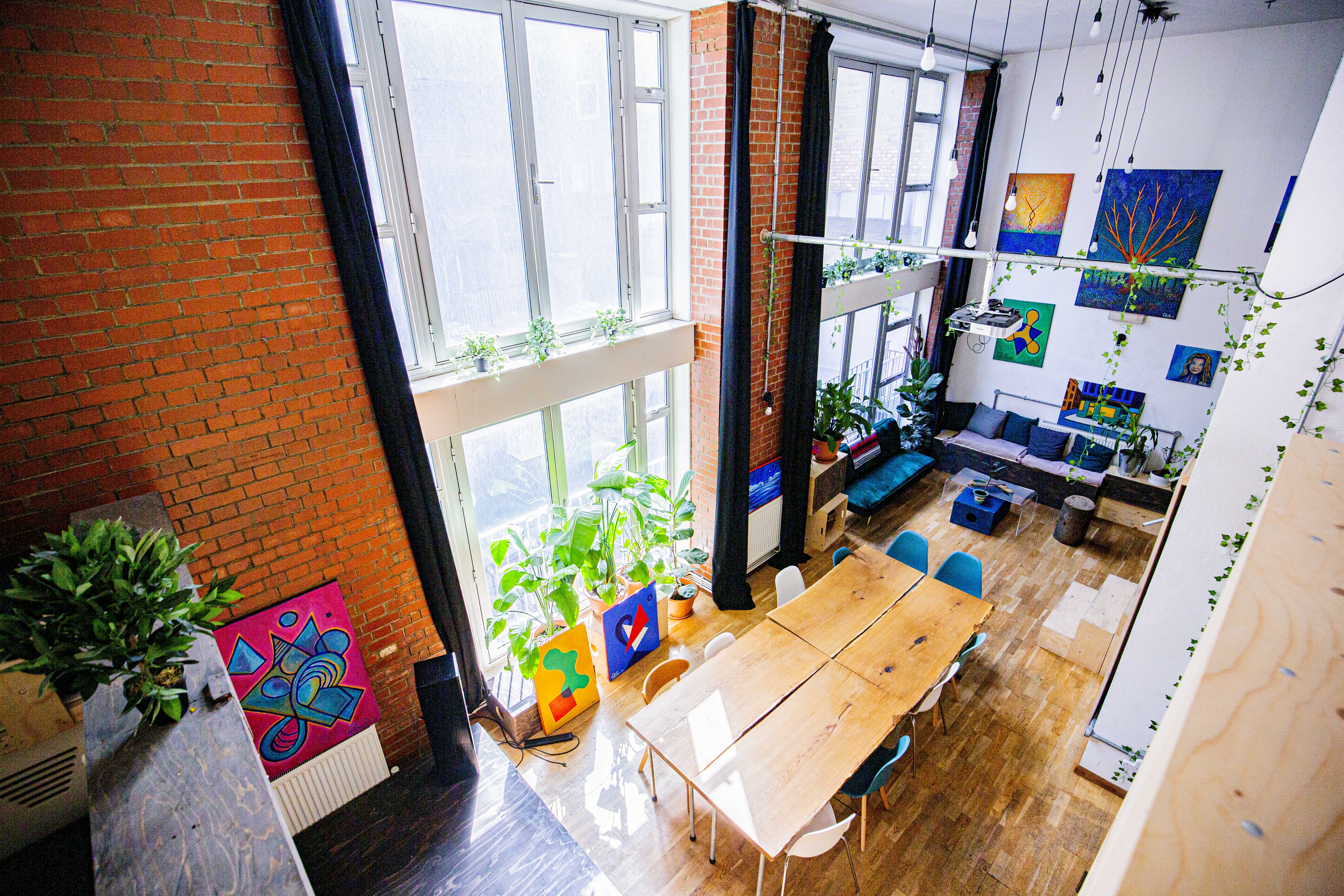 Modern meeting space on Kingsland Road with natural light for events and brainstorming.