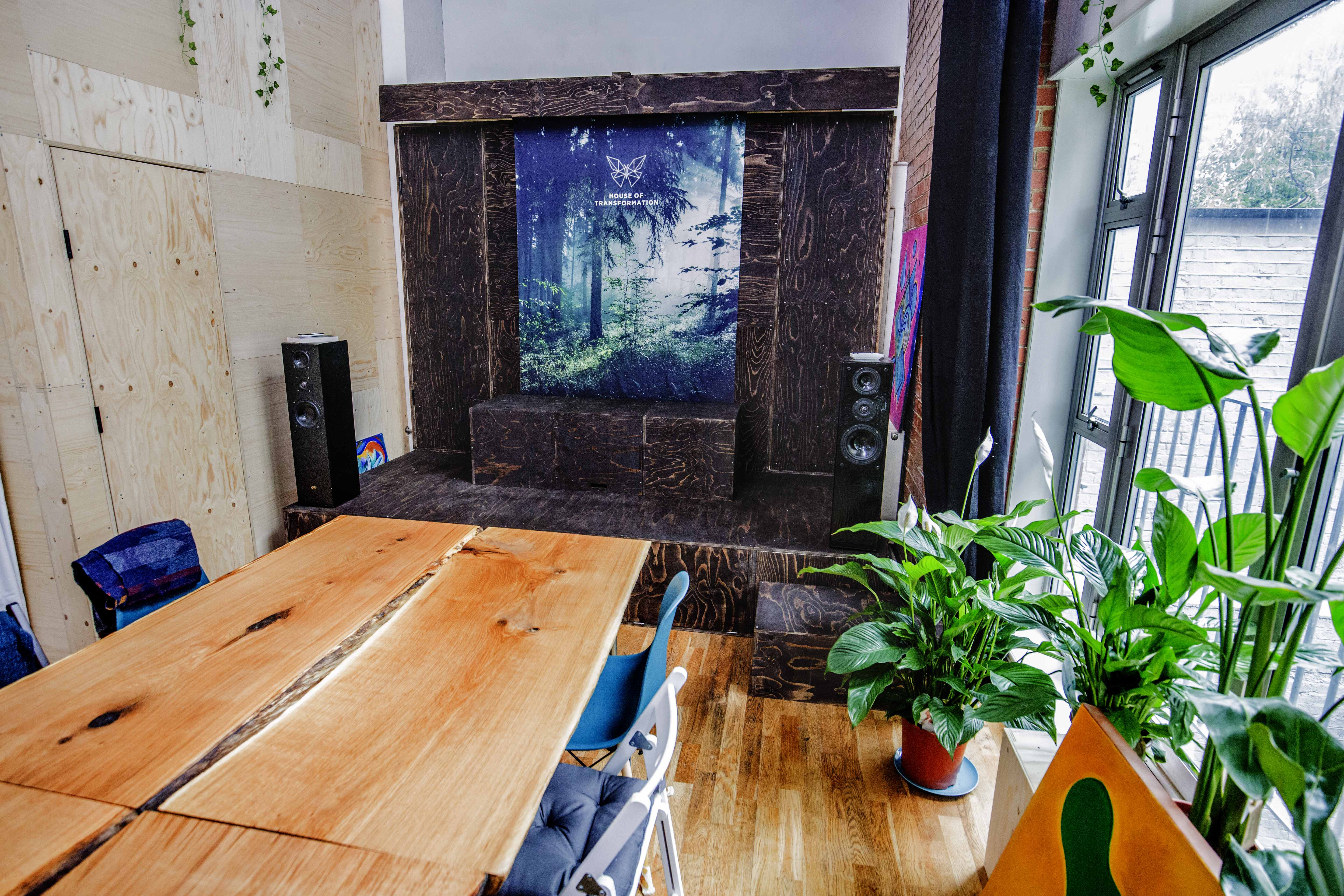 Kingsland Road - m403mctcrg4.jpg