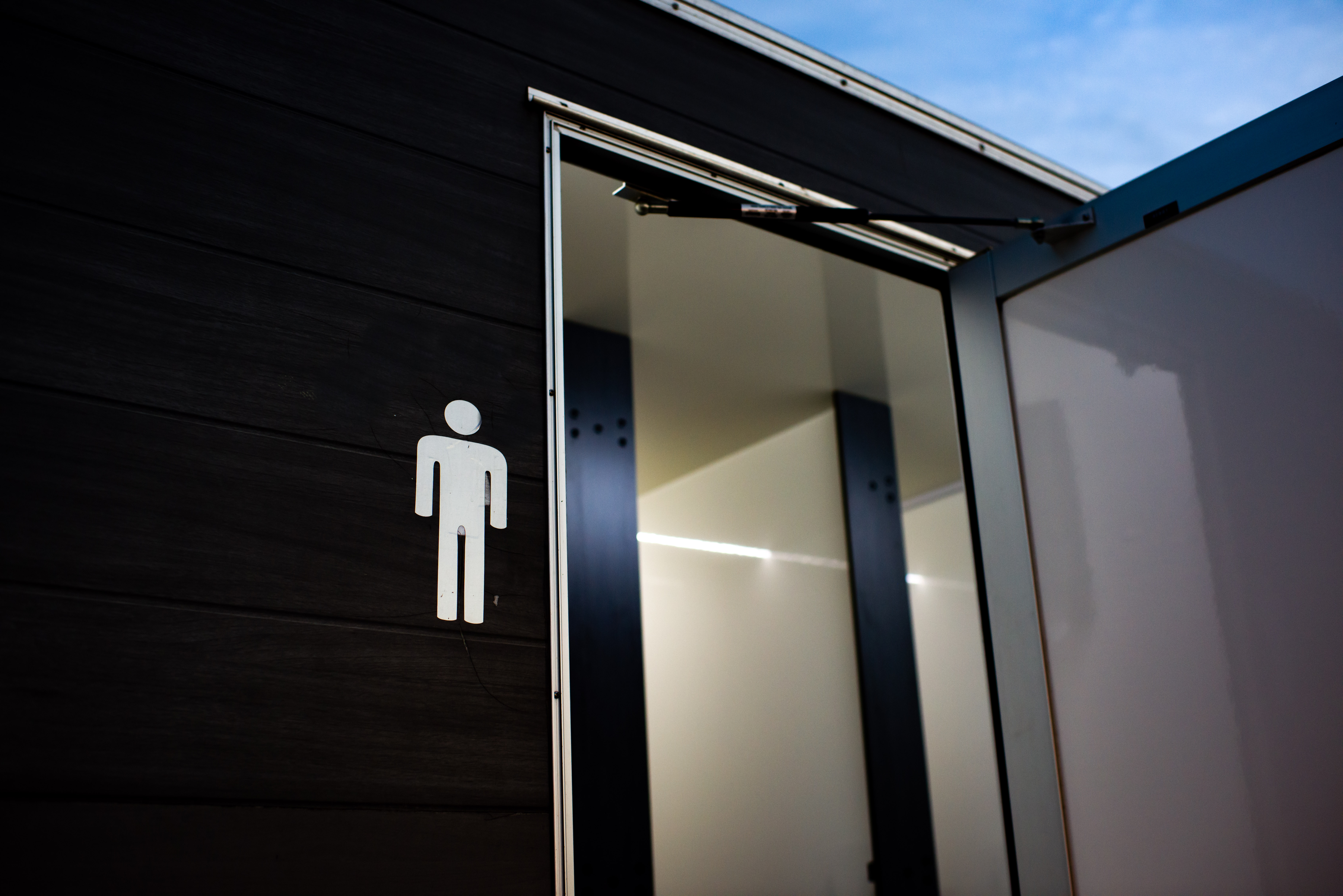 Modern restroom facility at Sunset Cinema, ensuring accessibility and hygiene for events.