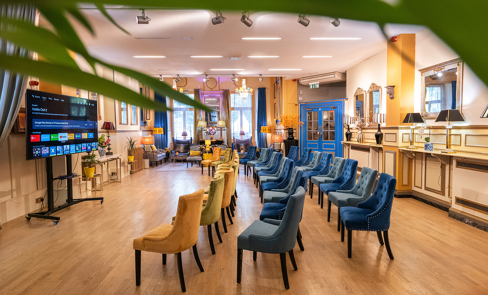 The Embassy - fr0pwua4xx4.jpg