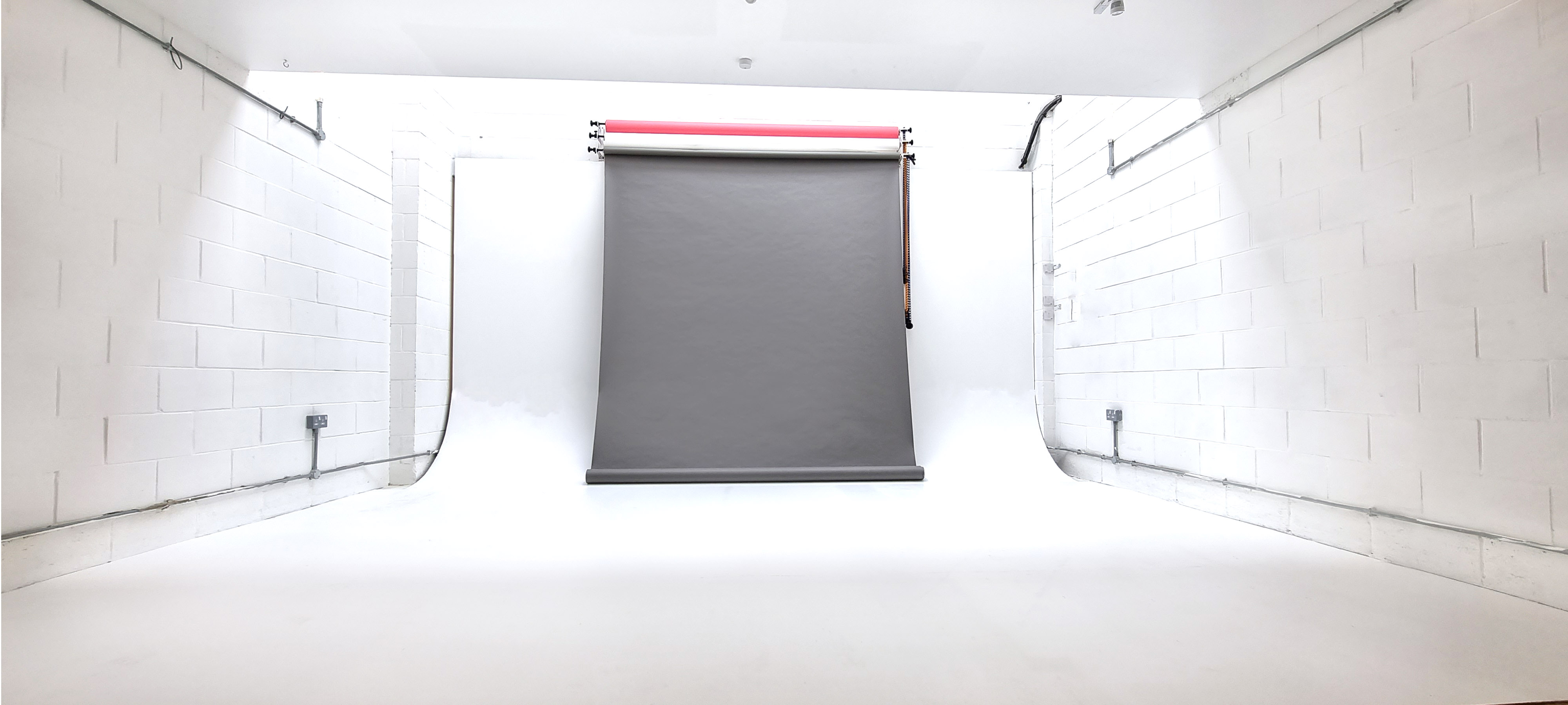 Daylight / Blackout Infinity Cove Photography/Video/Events Studio - Space 2 OF 3 - yloscmqowhu.jpg