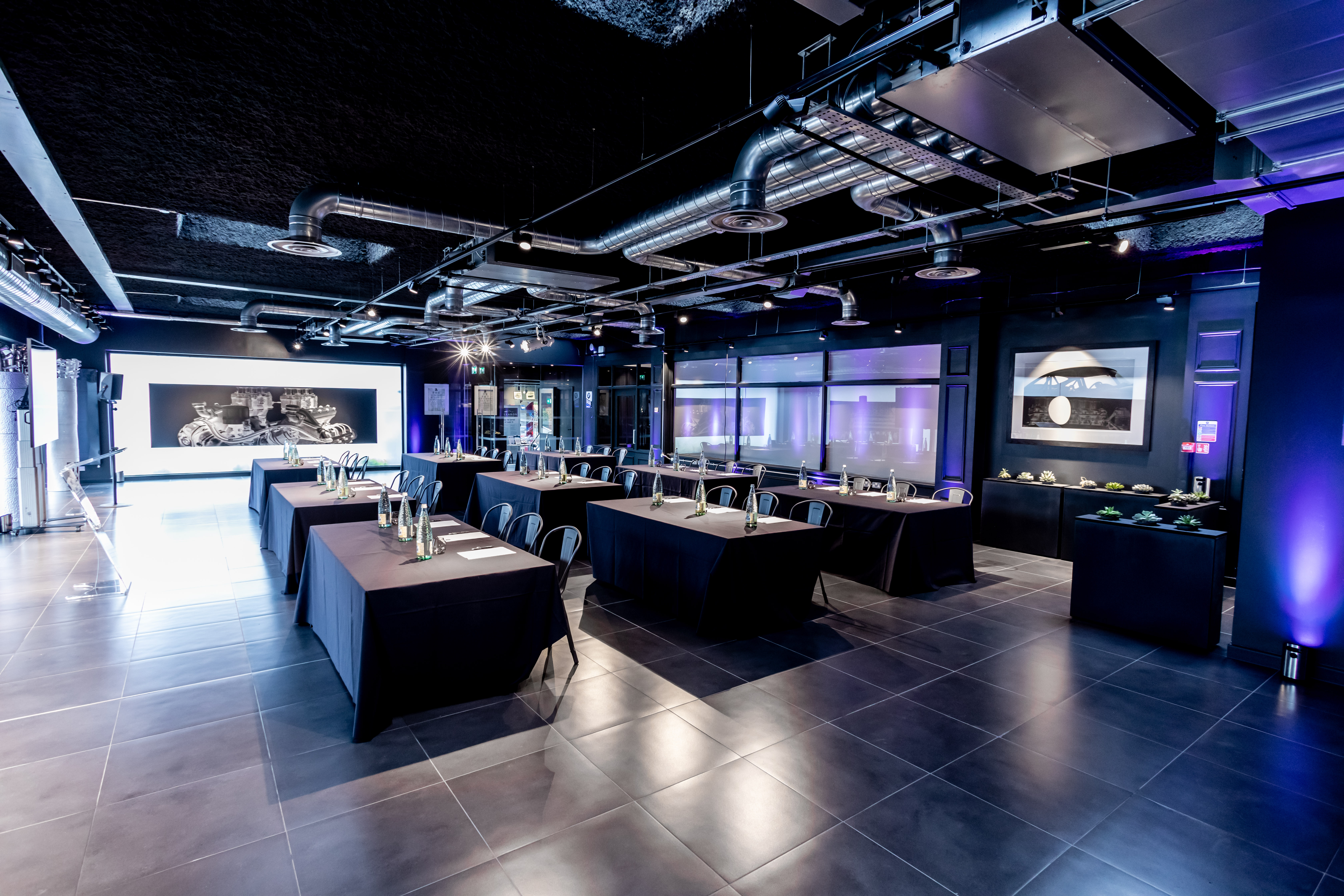 The V12 Room  - 5ffymgpbgms.jpg