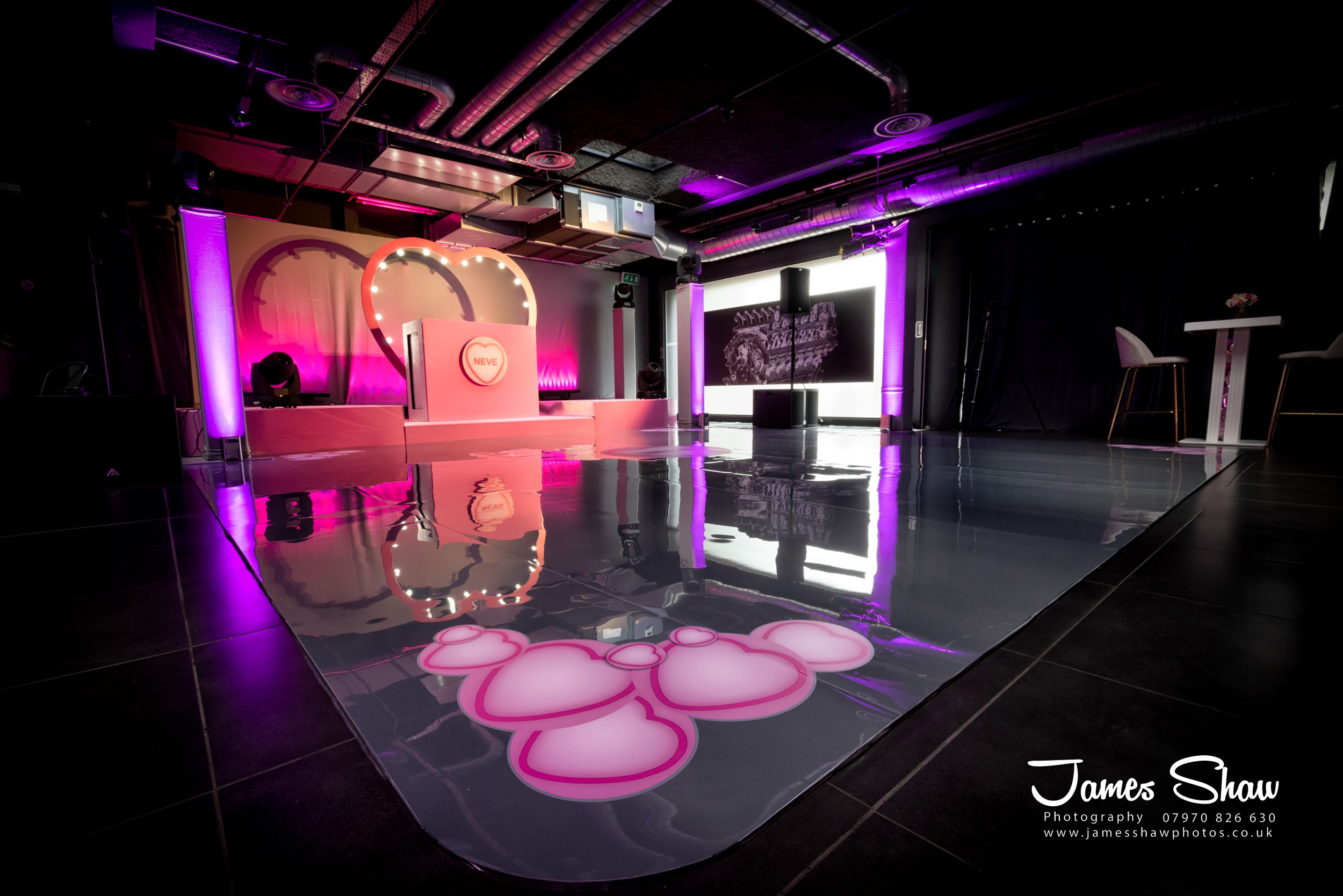 The V12 Room  - h5ionlrzxns.jpg