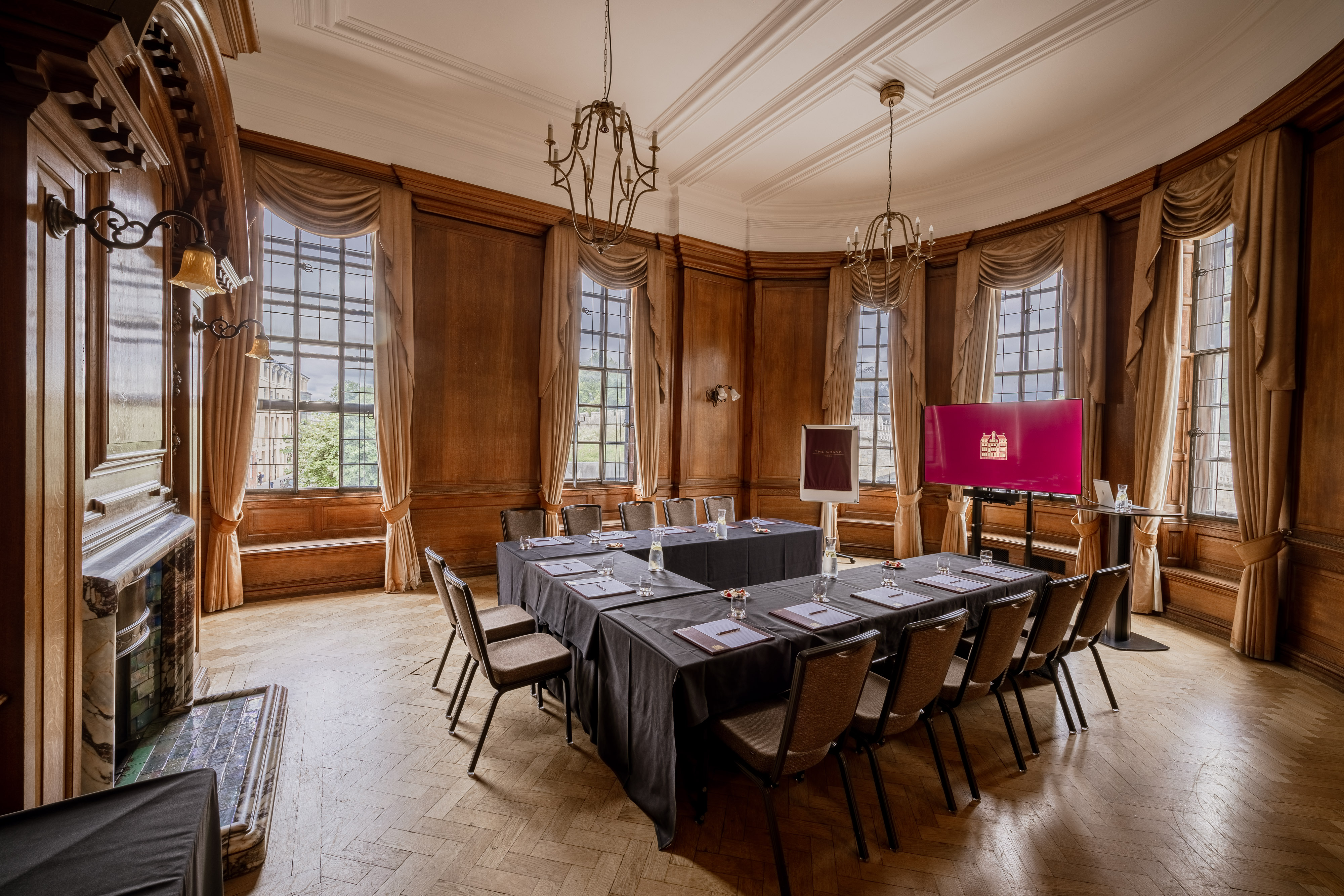 Chairman's Suite - 0zr4zl44msi.jpg