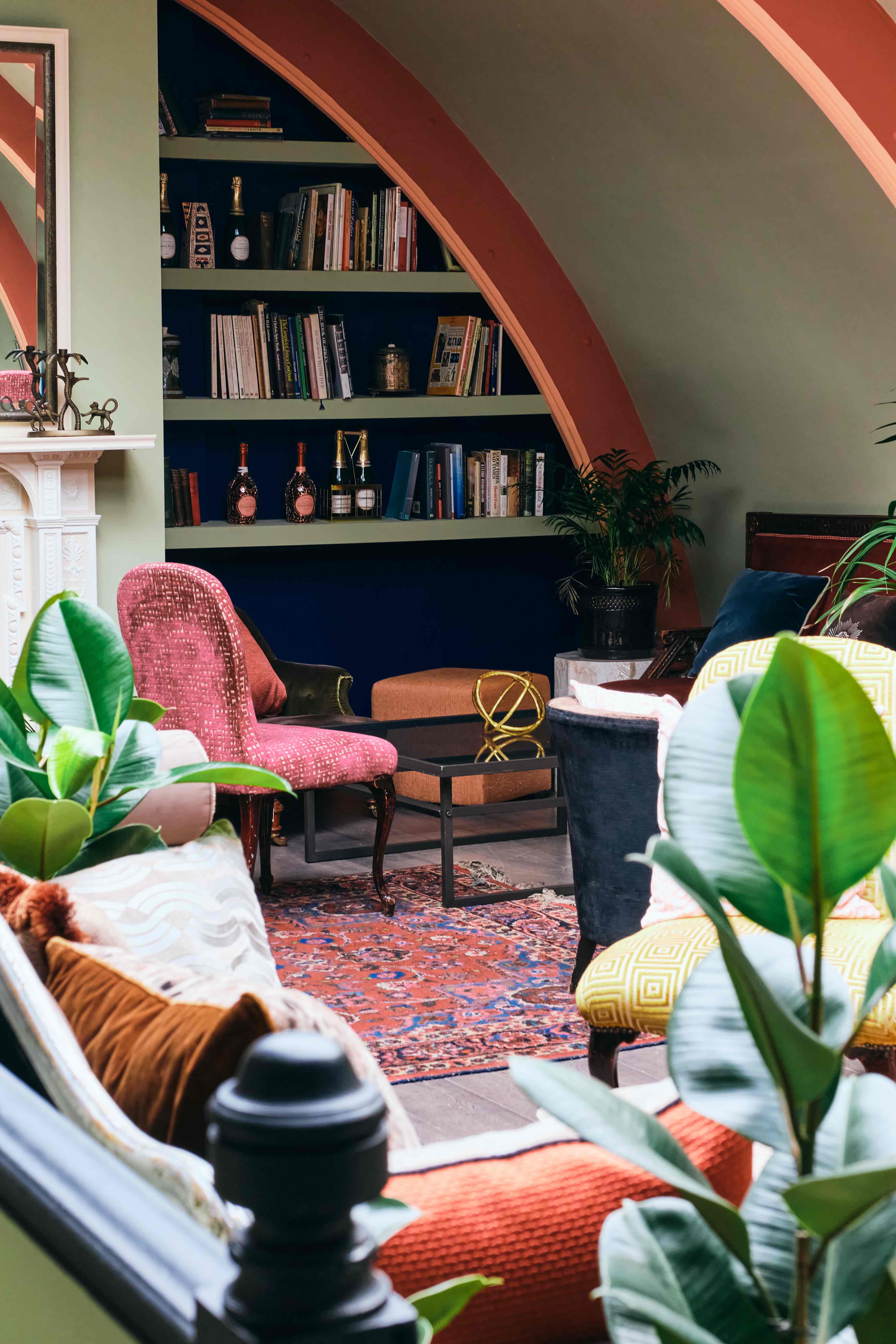 Le Salon Rose - thwdqjxtu3p.jpg