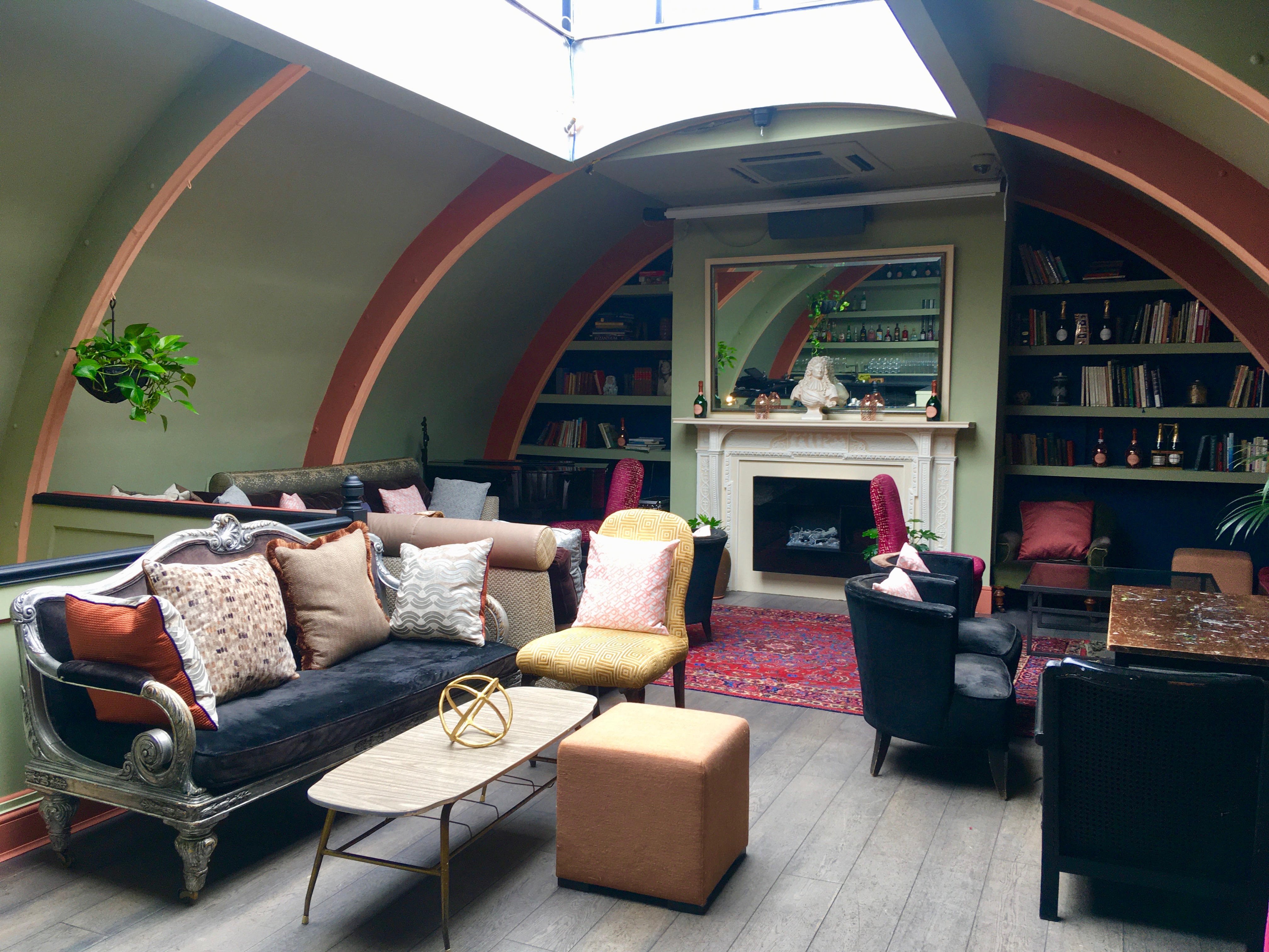 Le Salon Rose - dljlxv5qof2.jpg