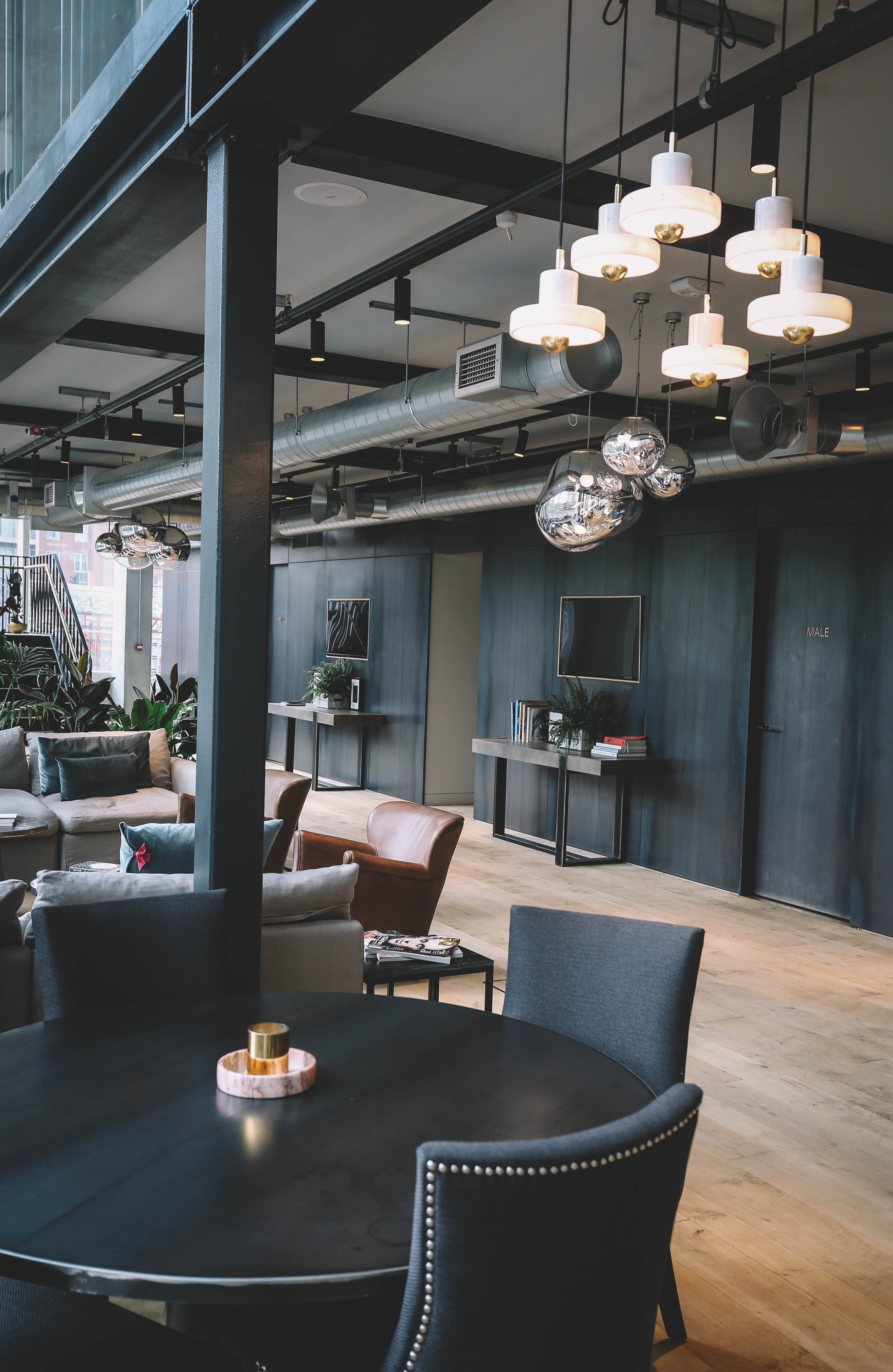 Modern lounge meeting space with cozy seating for collaboration and events.