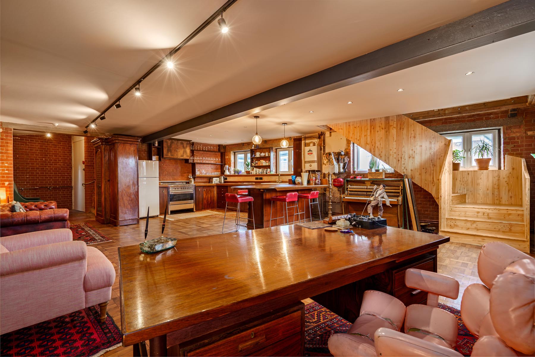 Whole venue - egwsj3wlqnu.jpg