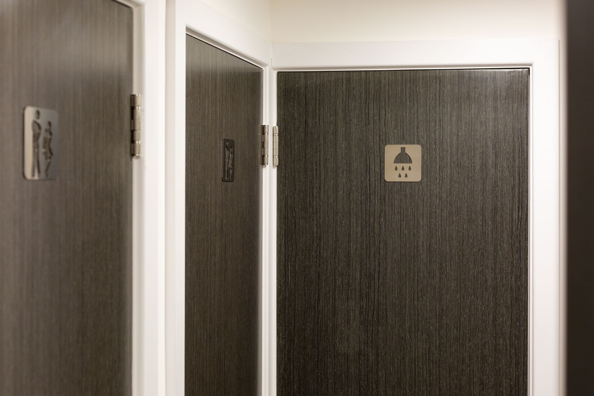 Hot Desk - manxxwaxxfh.jpg