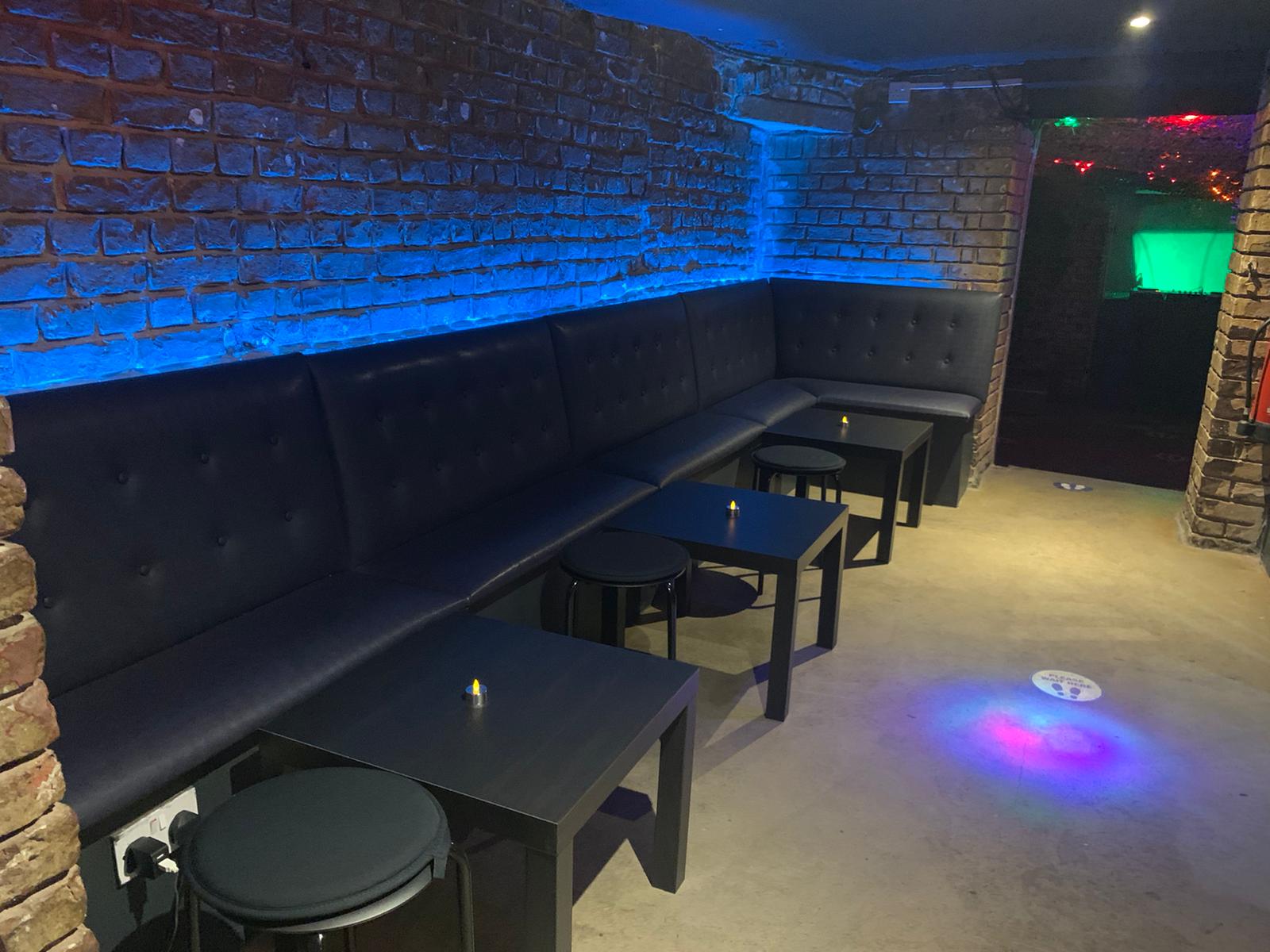 Split Level - m02zjujpt4f.jpg