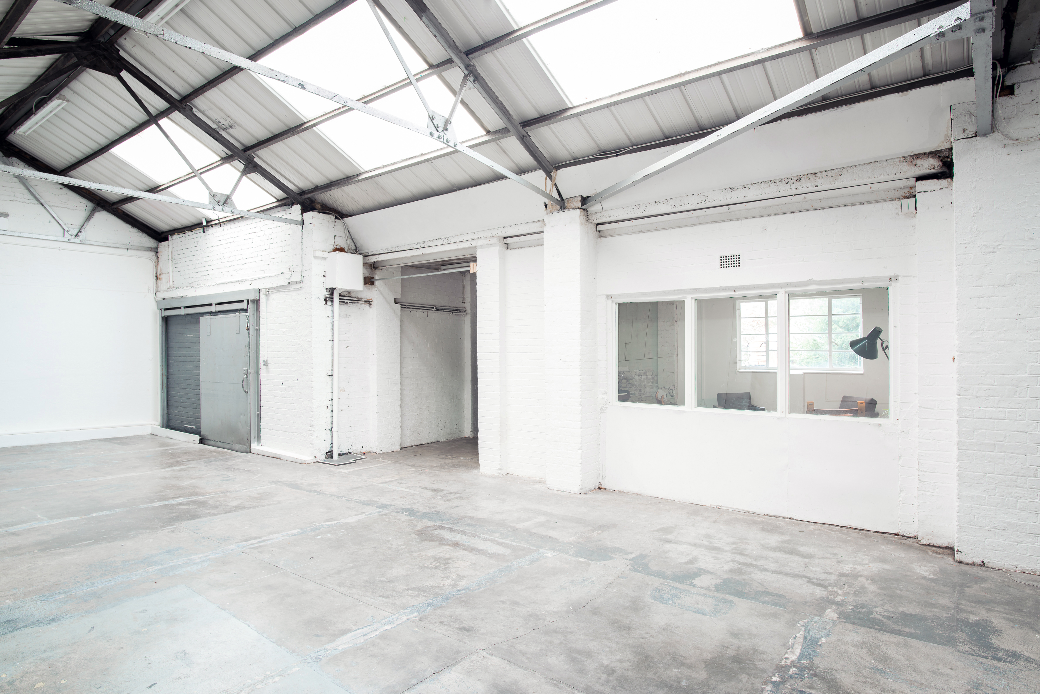 Versatile open event space with high ceilings for meetings and workshops in MKII.
