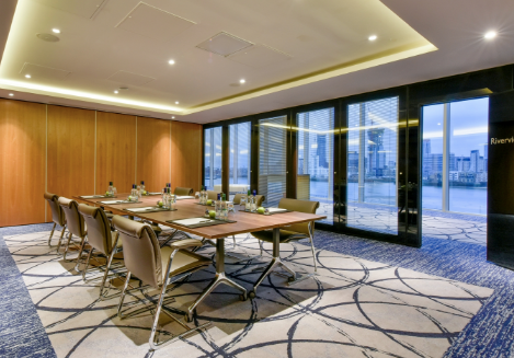 Modern meeting room at Riverview Suites, InterContinental London - The O2, ideal for events.