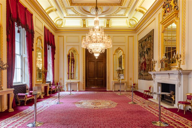 Goldsmiths Hall Drawing Room, chandelier, gala event, corporate reception