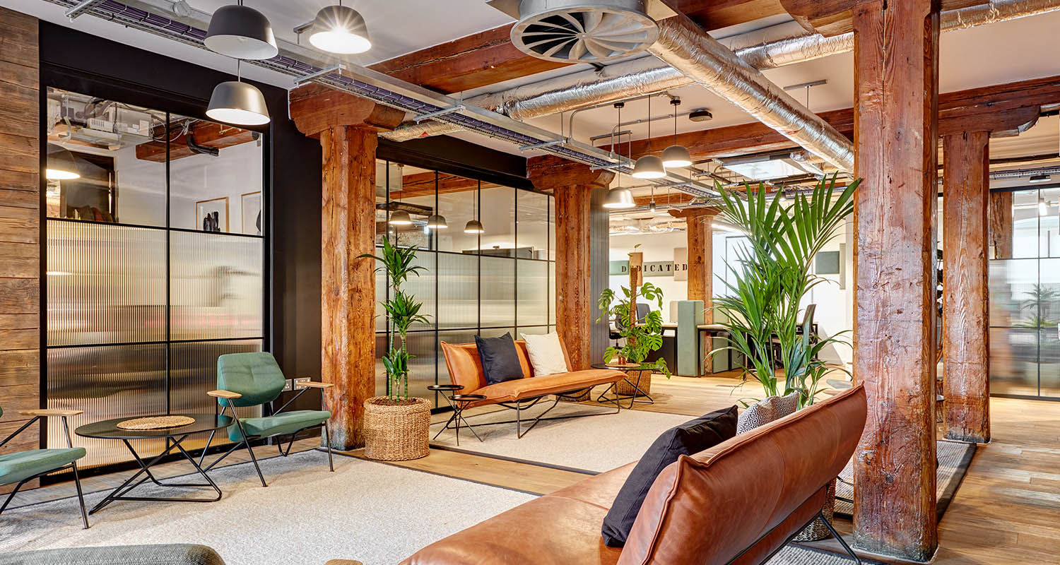 Modern meeting room with wooden beams, ideal for collaborative events in Edinburgh.