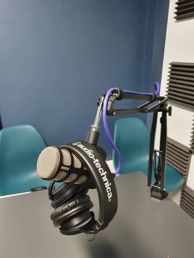 Charles et Danes Podcast room