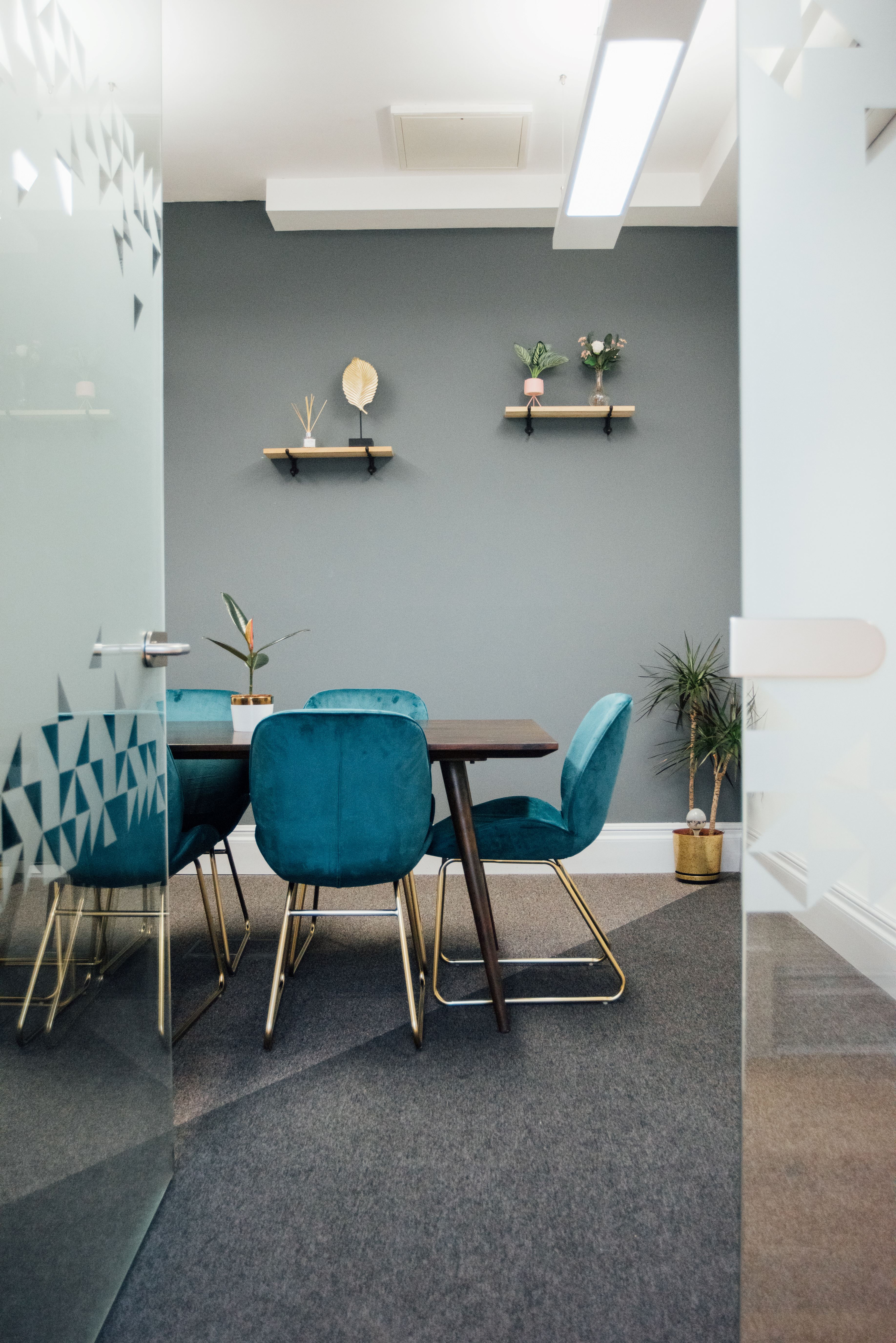 1899 Suite - a42dtnvhcxz.jpg