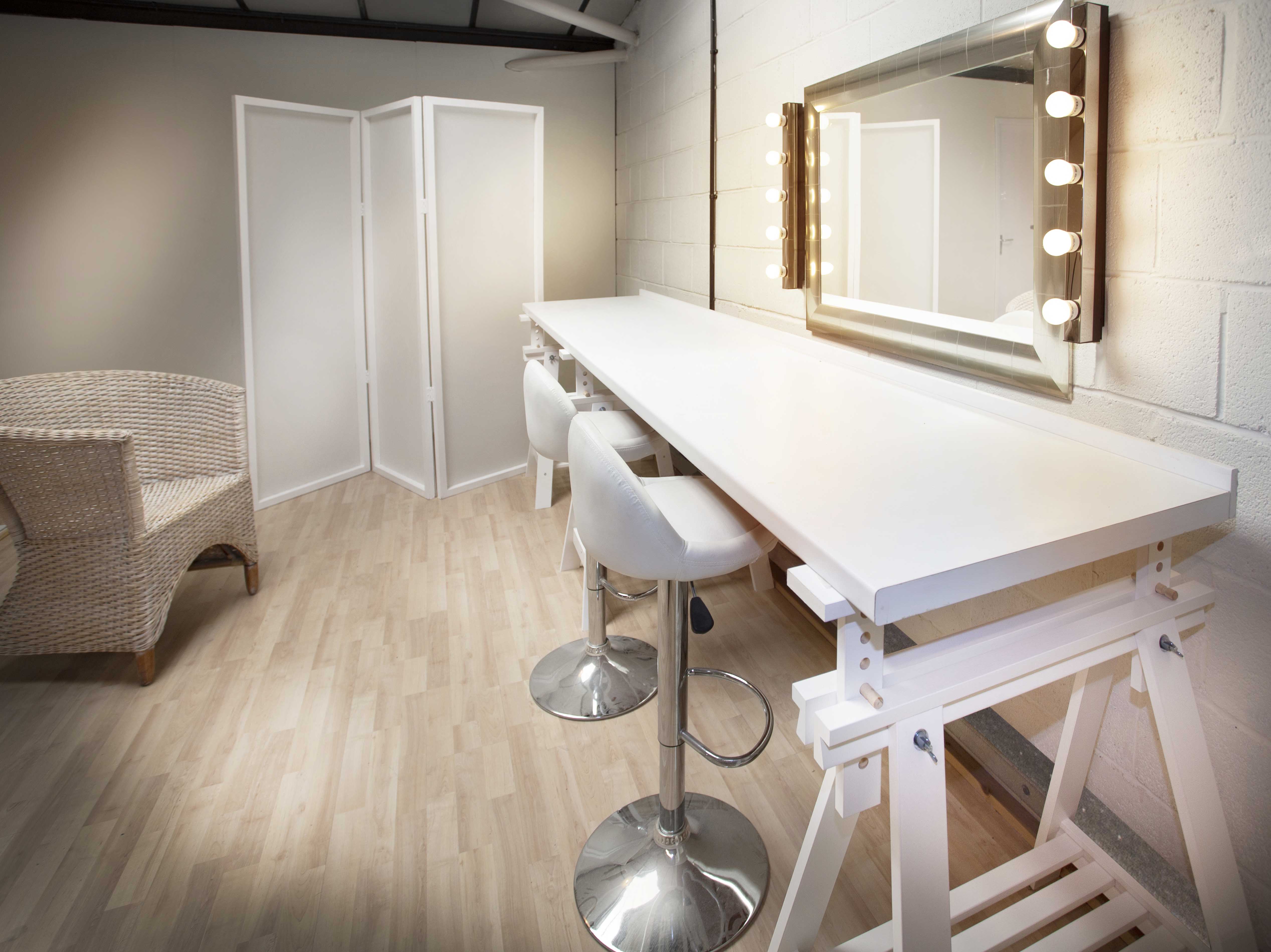 Dressing room in Des Fildes Hire Studio, ideal for pre-event preparations and styling.