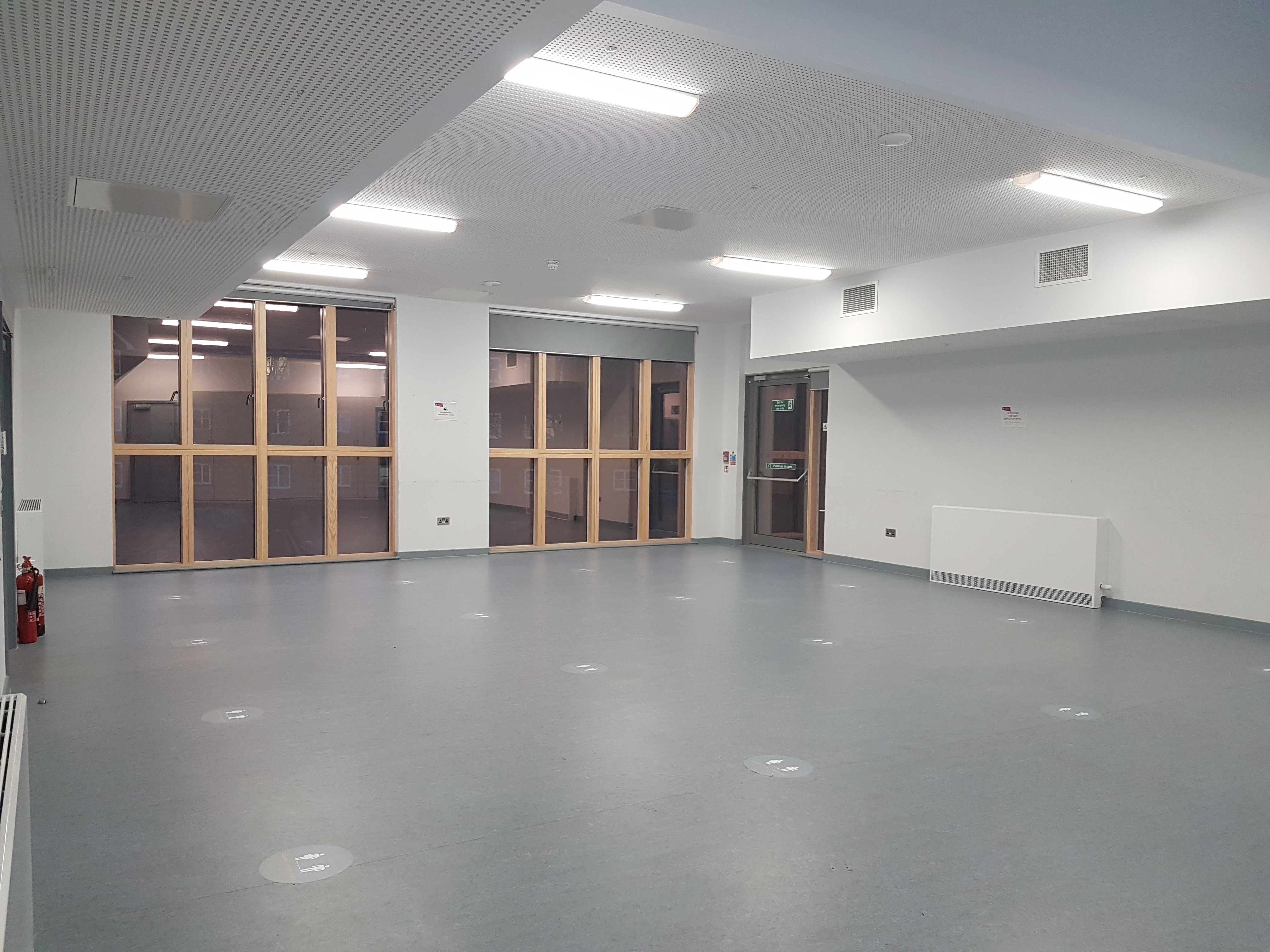 Western Meeting Hall: bright, versatile event space for meetings and workshops.