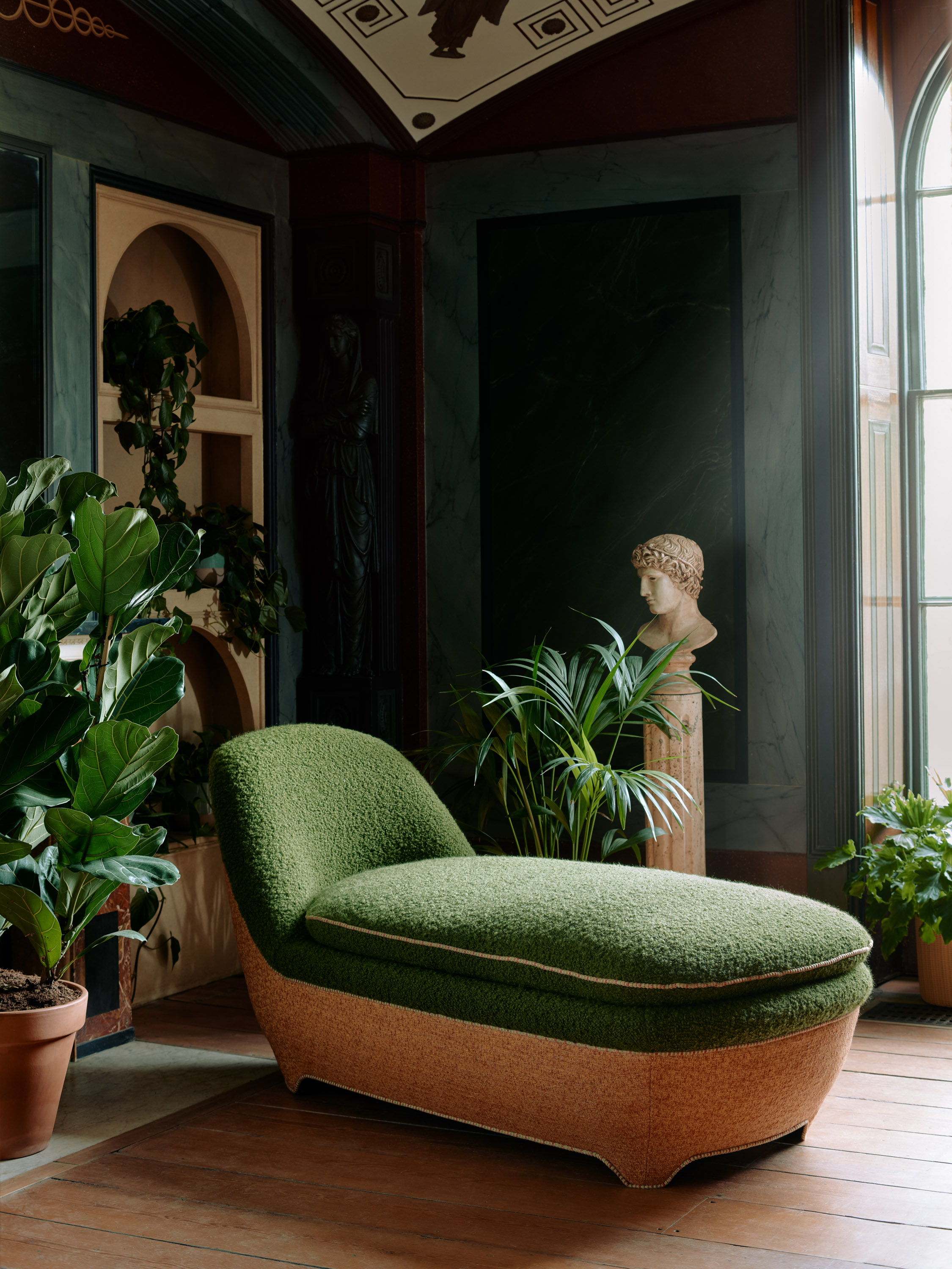 Soane Suite lounge with green chaise, ideal for networking and casual meetings.