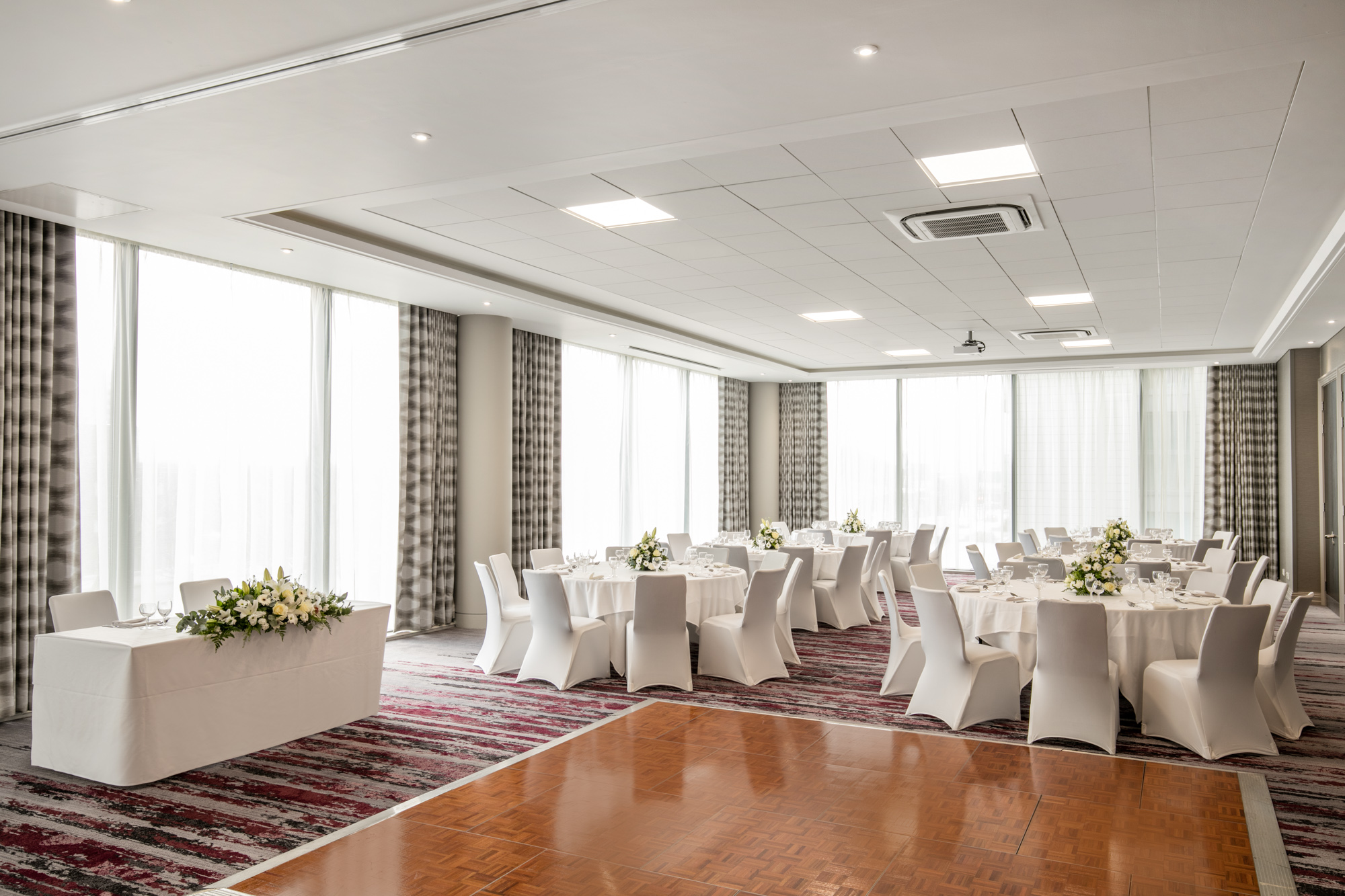 Docklands Suite at Crowne Plaza London, elegant meeting space for corporate events.