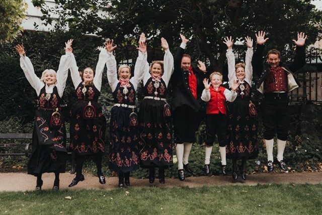 Churchyard - e1r3edvrt5d.jpg