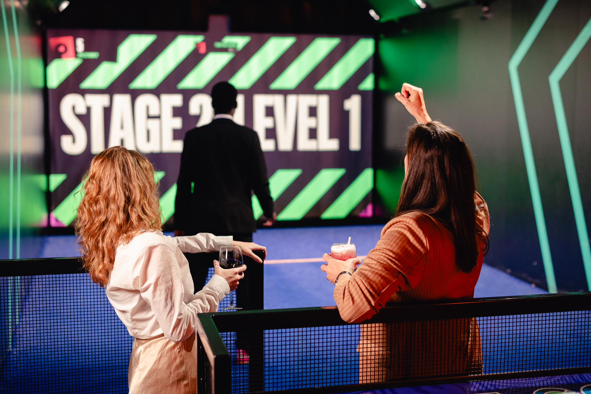 Corner Bar - mnd5dk33ssa.jpg