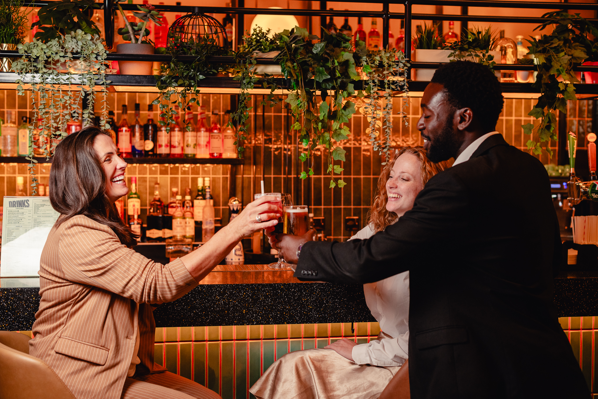 Corner Bar - wry5hrfqpwe.jpg