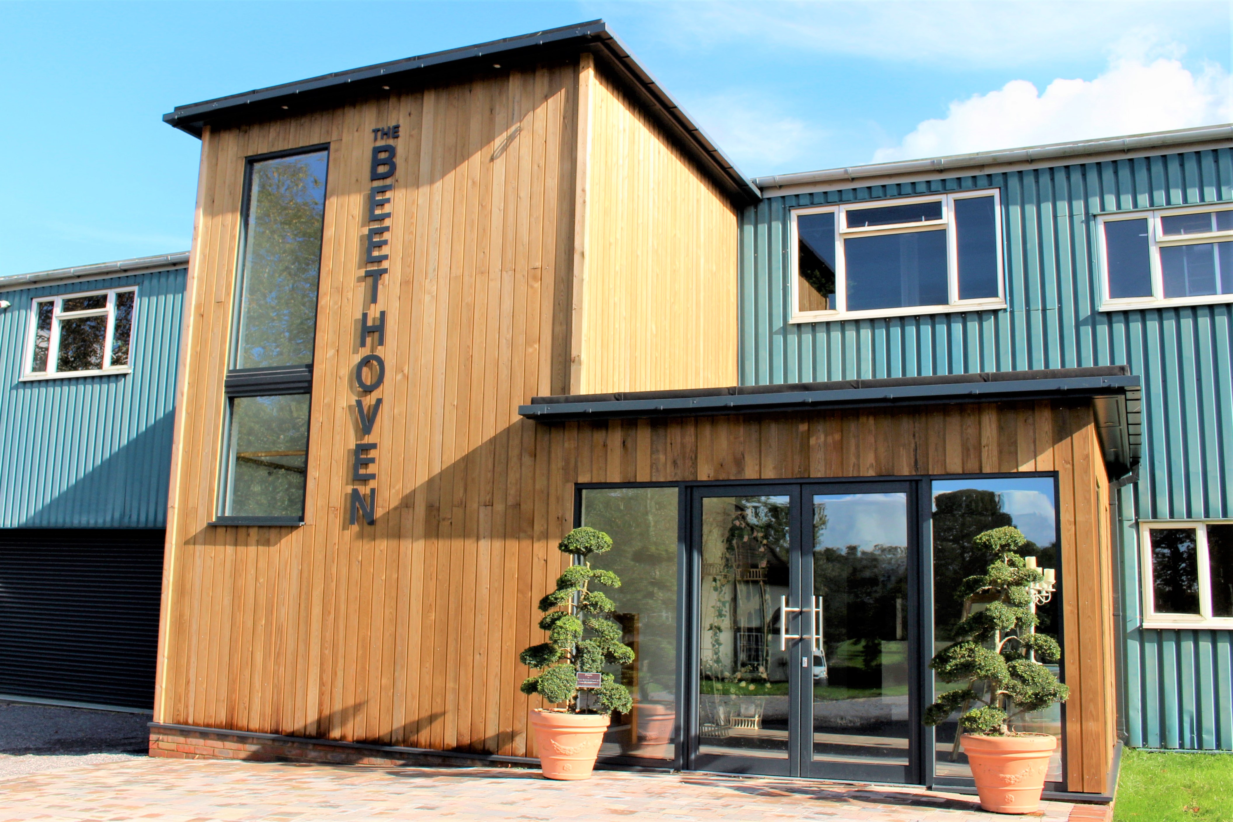 The Members' Restaurant - ogfczc0jyxz.jpeg